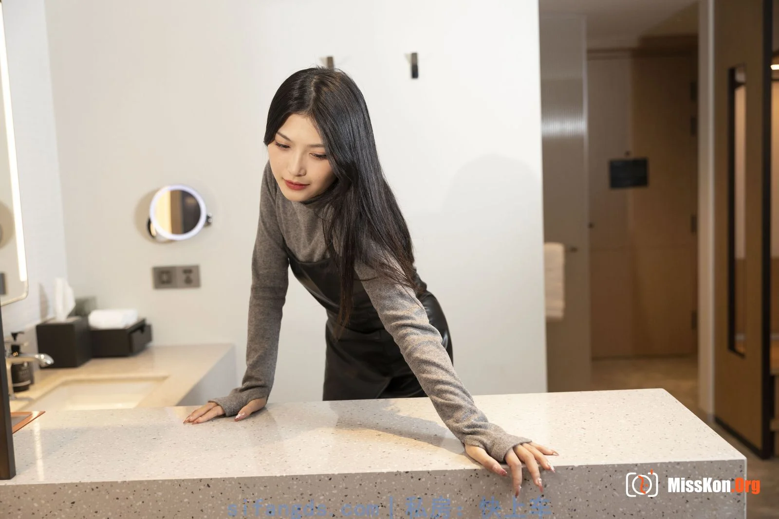 Nude photo set of Chinese model: Shi Ting (2023-12-09) - Photo 10