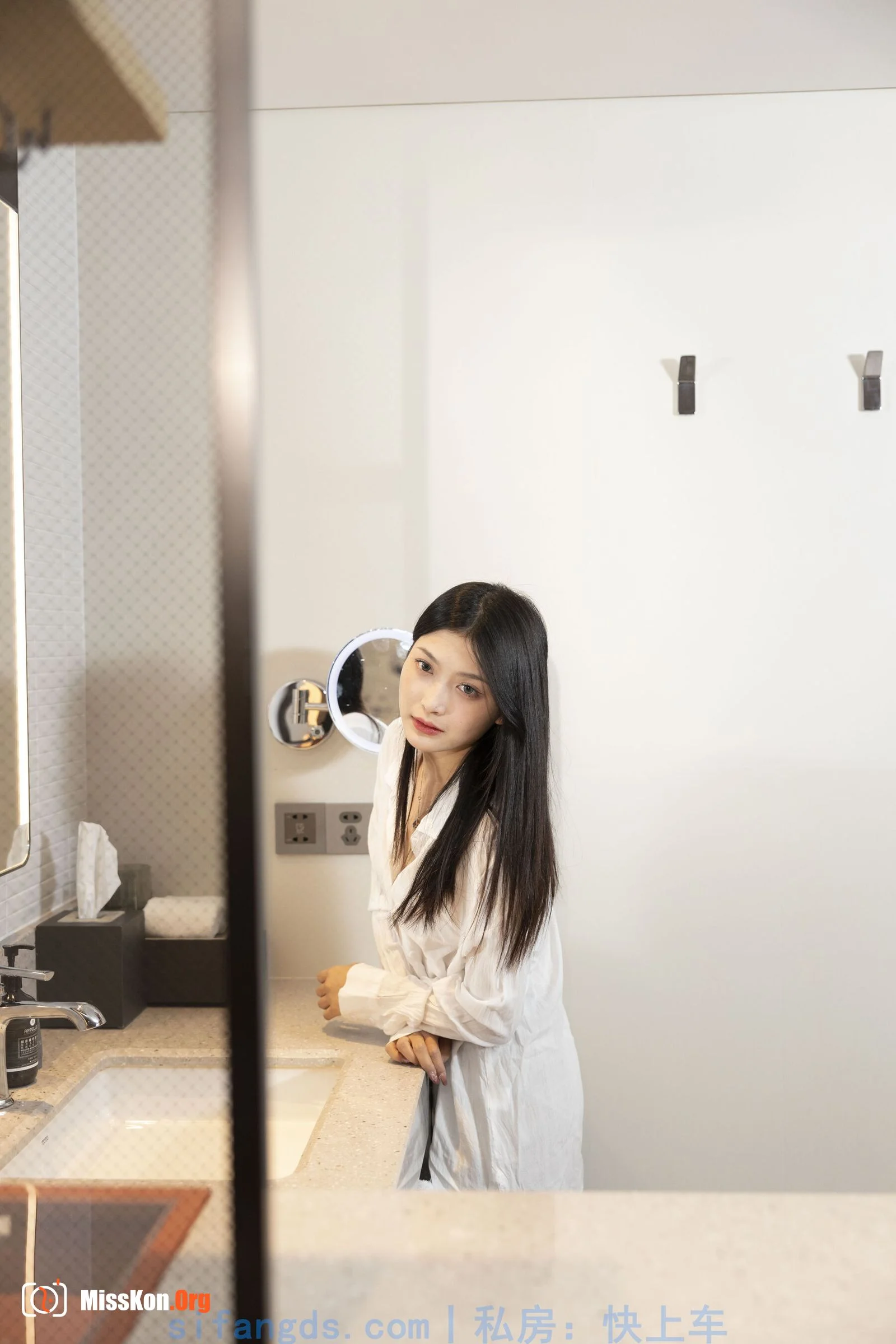 Nude photo set of Chinese model: Shi Ting (2023-12-09) - Photo 12