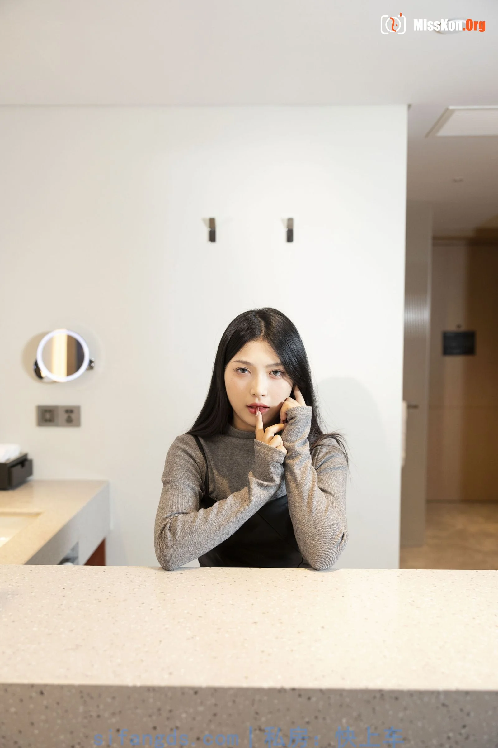 Nude photo set of Chinese model: Shi Ting (2023-12-09) - Photo 3
