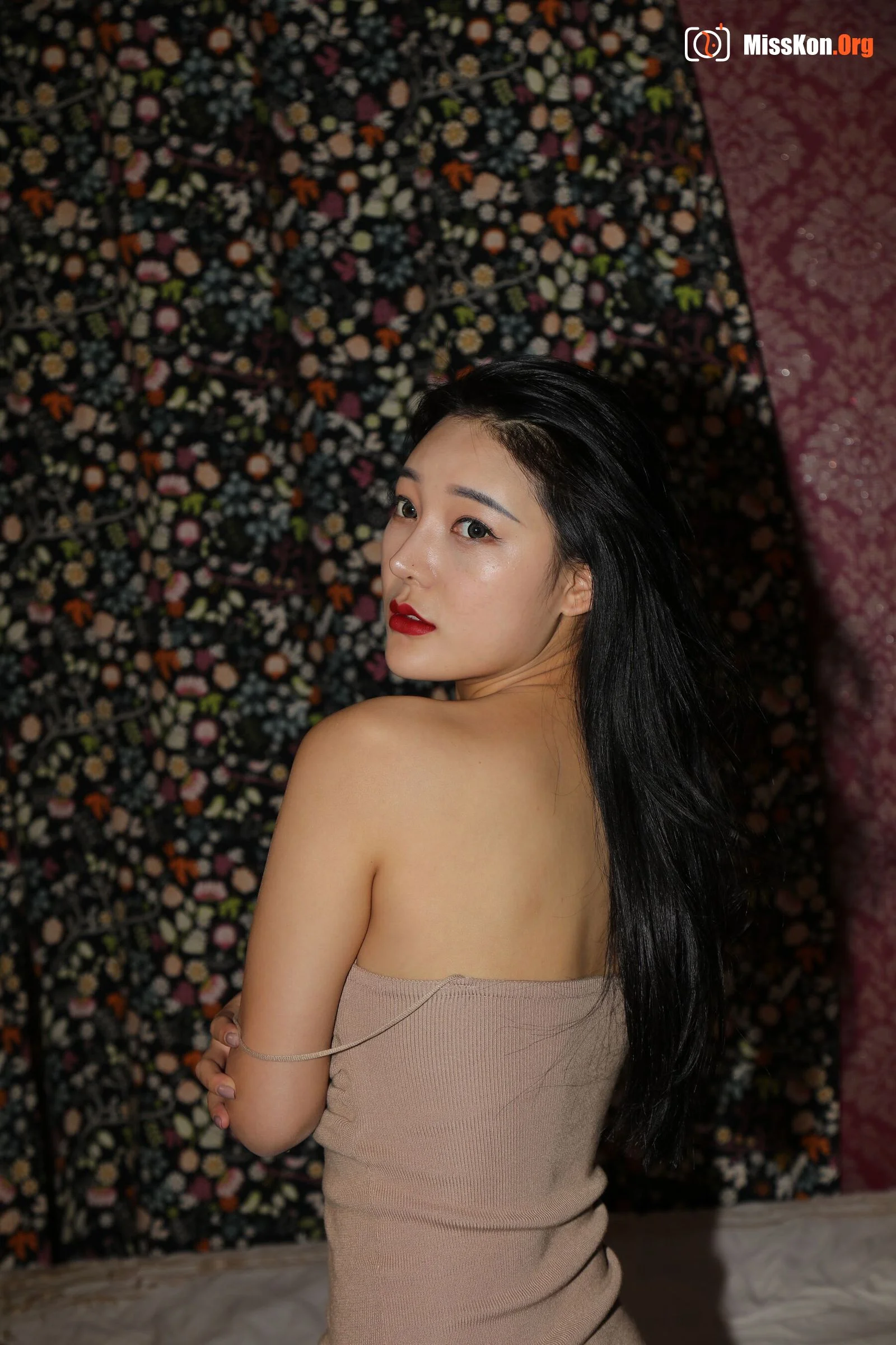 Nude photo set of Chinese model: Show Poetry (2020-11-19) - Photo 12