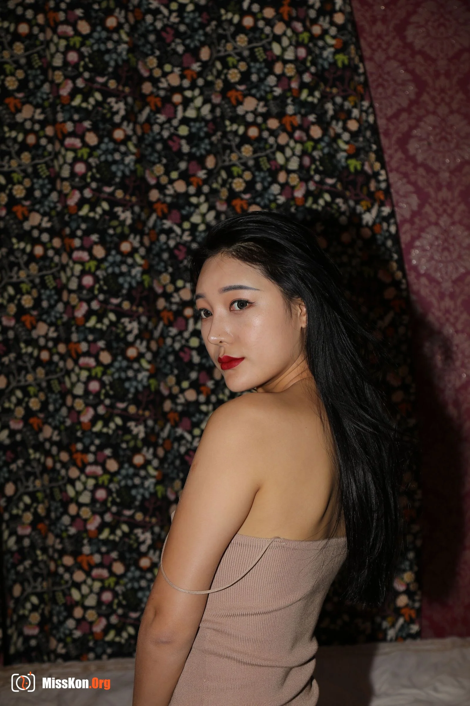 Nude photo set of Chinese model: Show Poetry (2020-11-19) - Photo 14