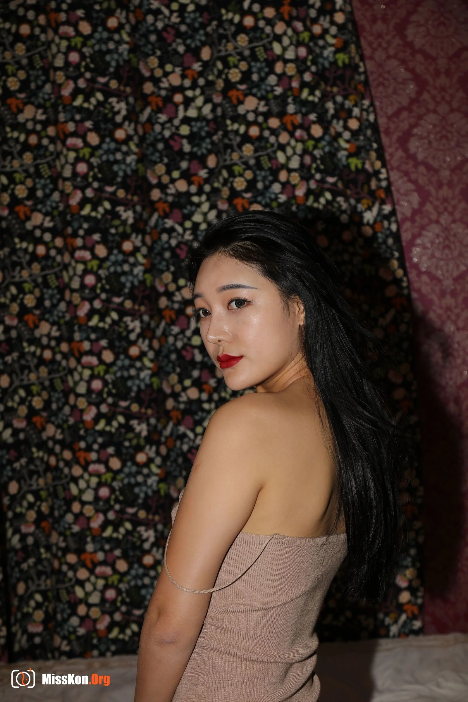 Nude photo set of Chinese model: Show Poetry (2020-11-19) - Photo 15