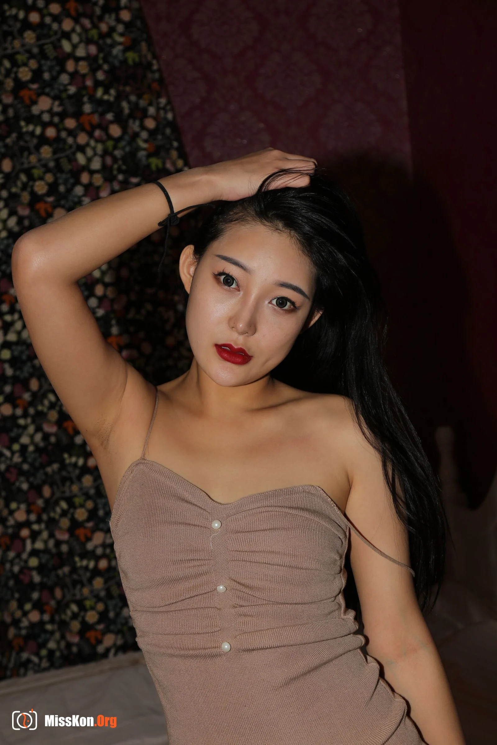 Nude photo set of Chinese model: Show Poetry (2020-11-19) - Photo 17