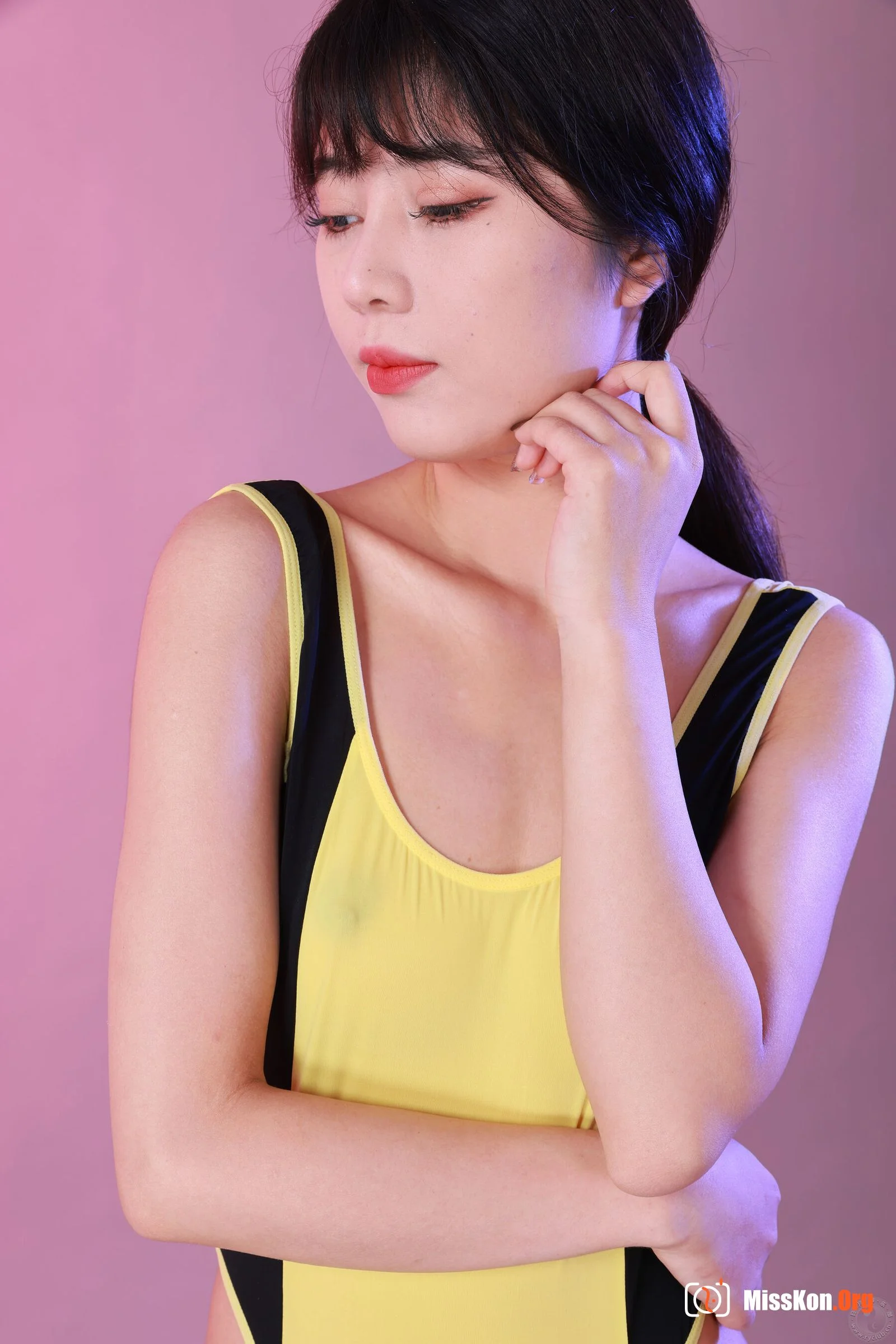 Nude photo set of Chinese model: Small ring - Photo 3