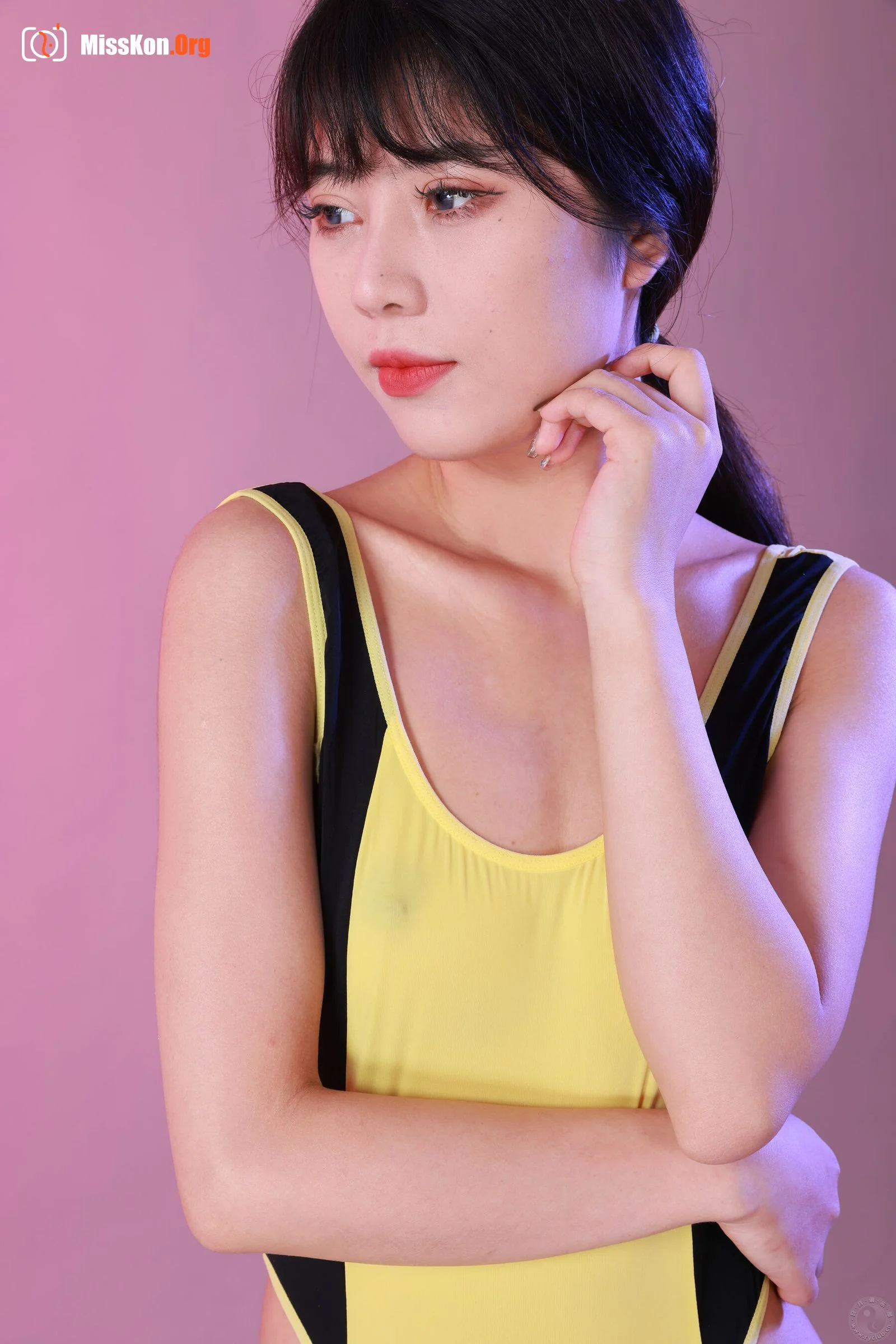 Nude photo set of Chinese model: Small ring - Photo 4
