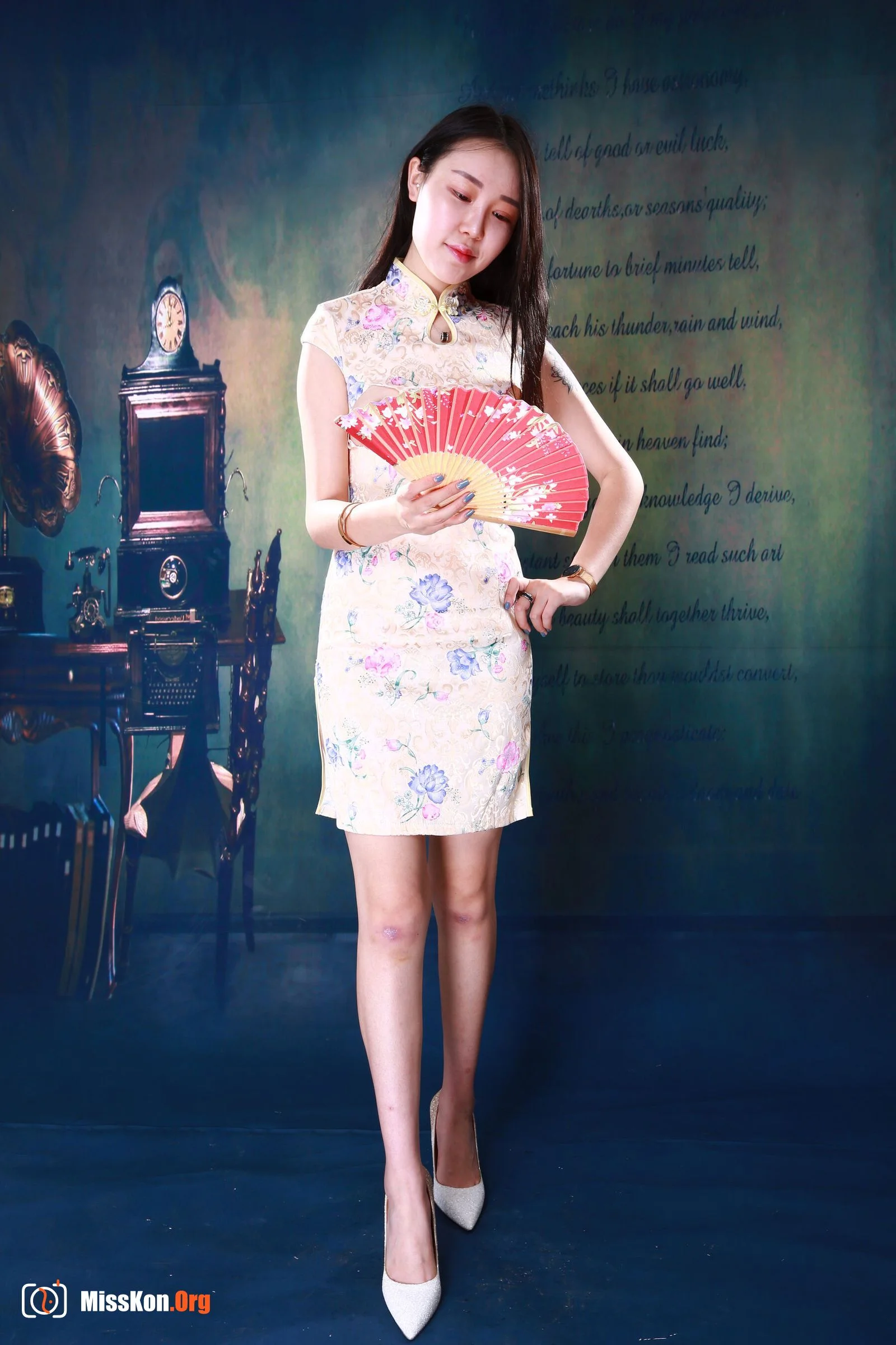 Nude photo set of Chinese model: Small seven - Photo 4