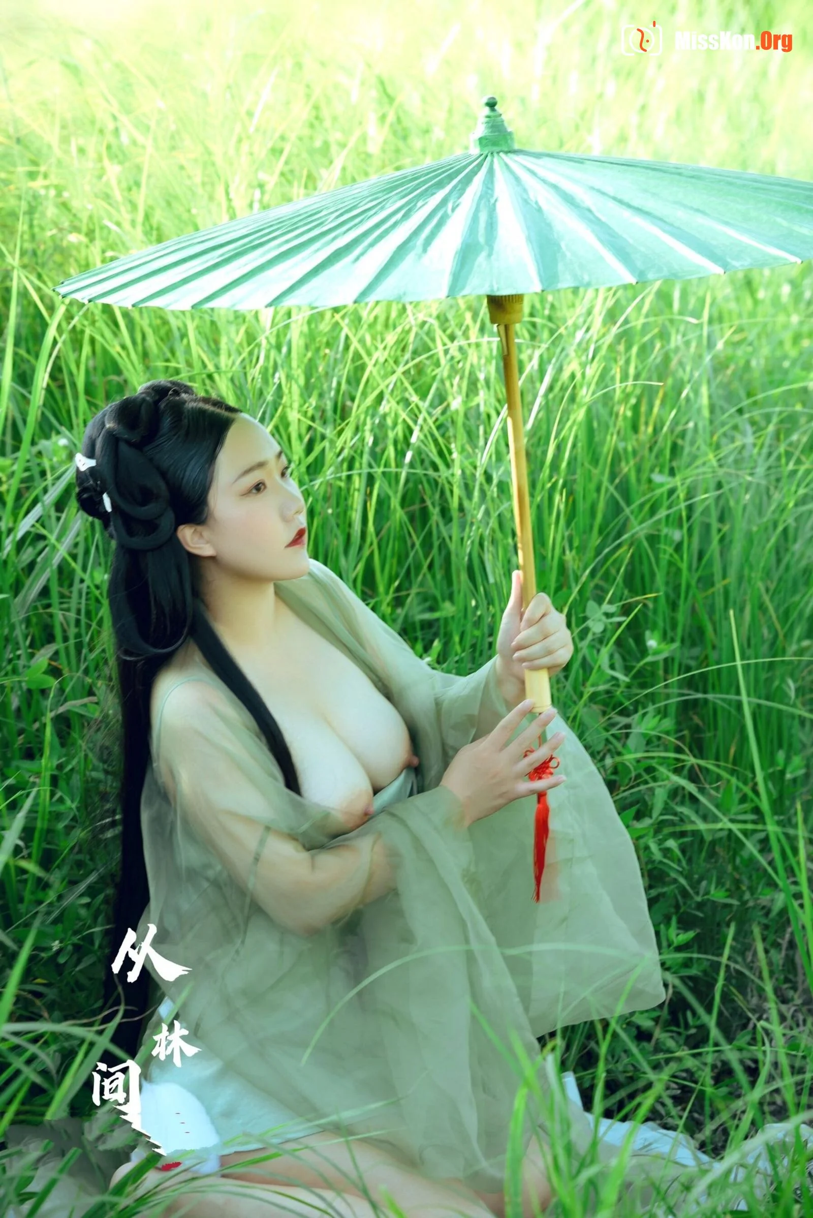 Nude photo set of Chinese model: Summer month - Photo 18