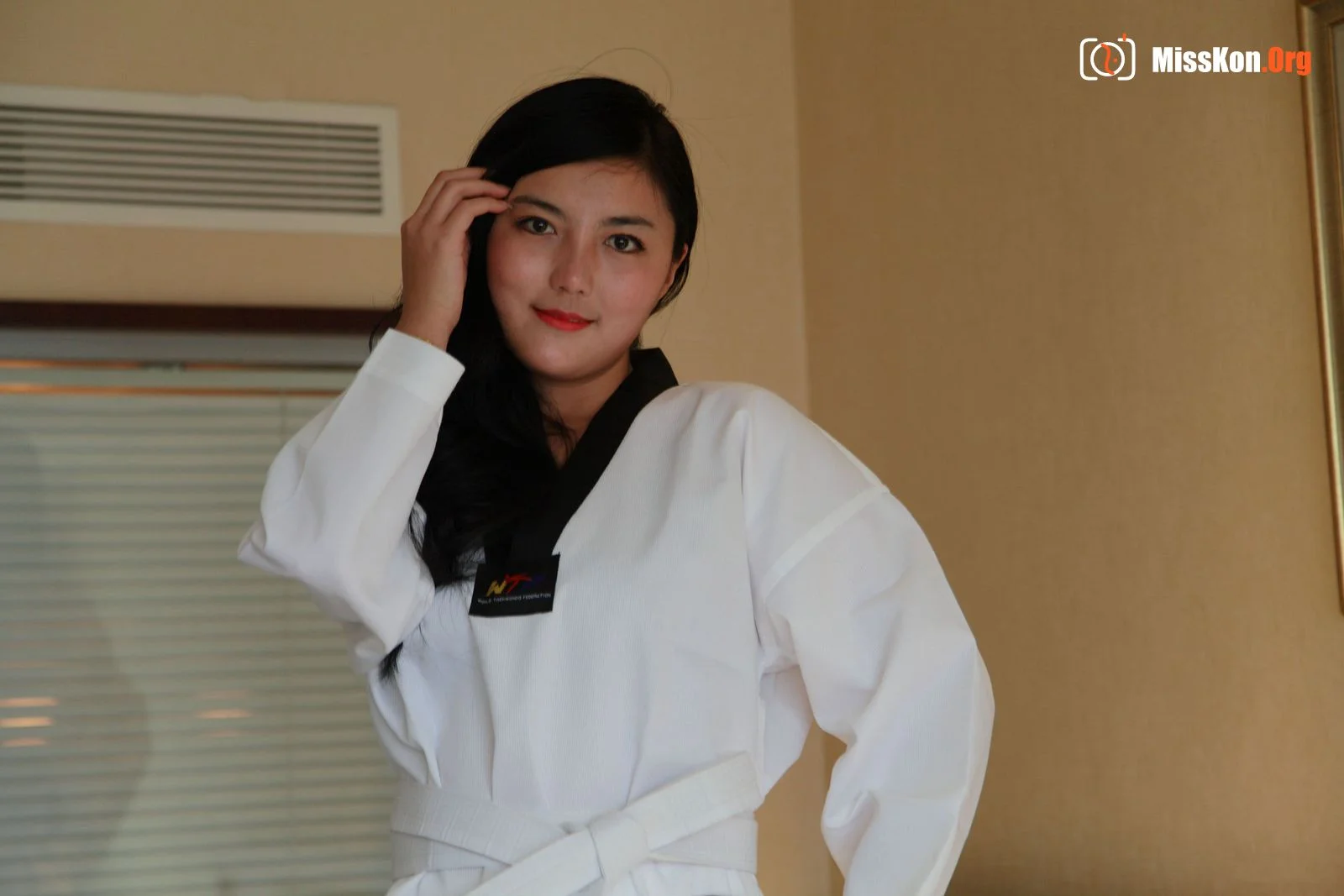 Nude photo set of Chinese model: Sunny afternoon (2013-04-27) - Photo 10