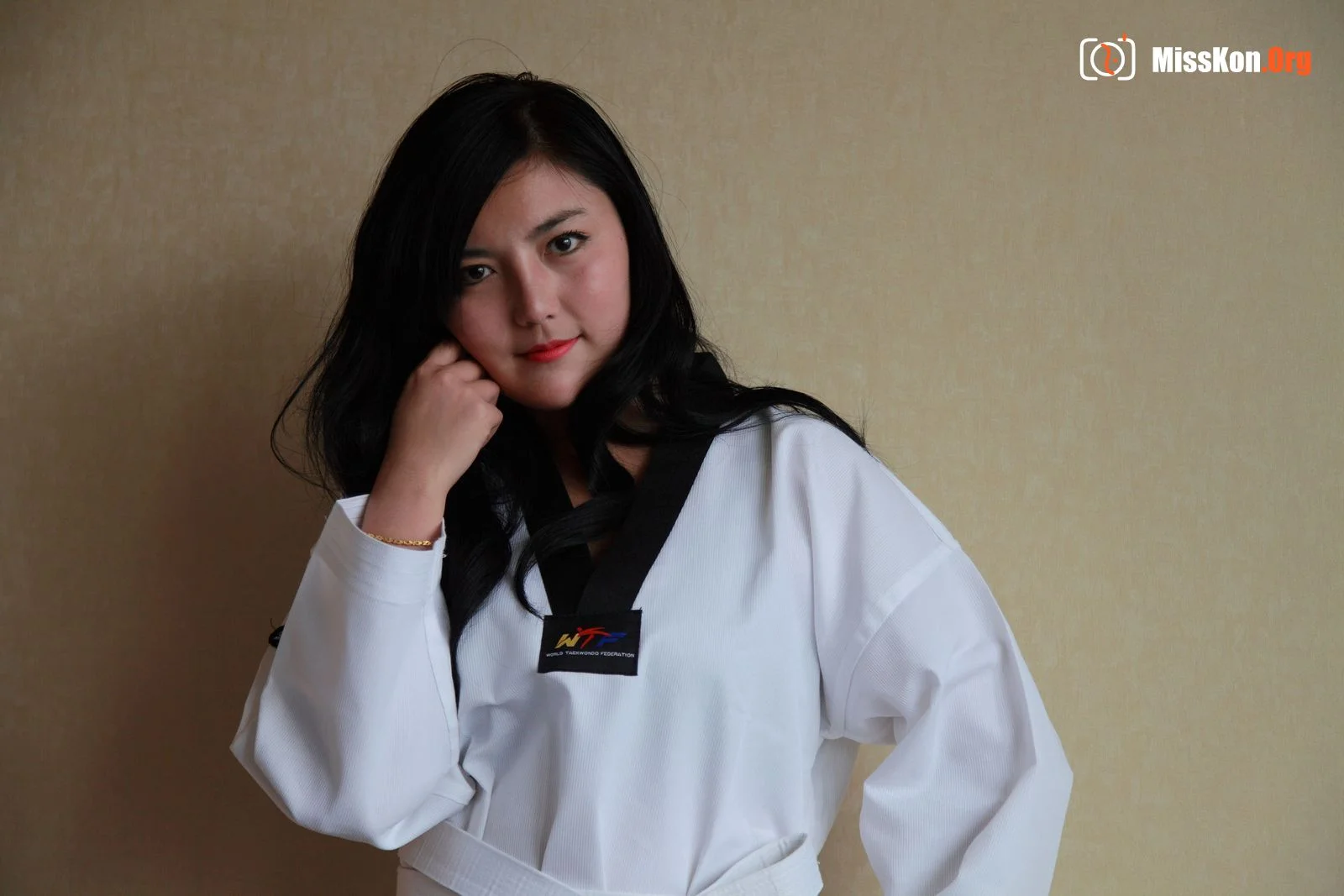 Nude photo set of Chinese model: Sunny afternoon (2013-04-27) - Photo 2