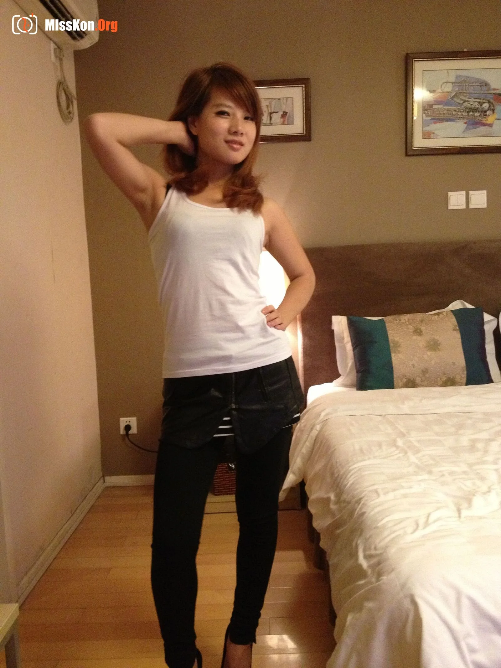 Nude photo set of Chinese model: Susan (2012-10-12) - Photo 9