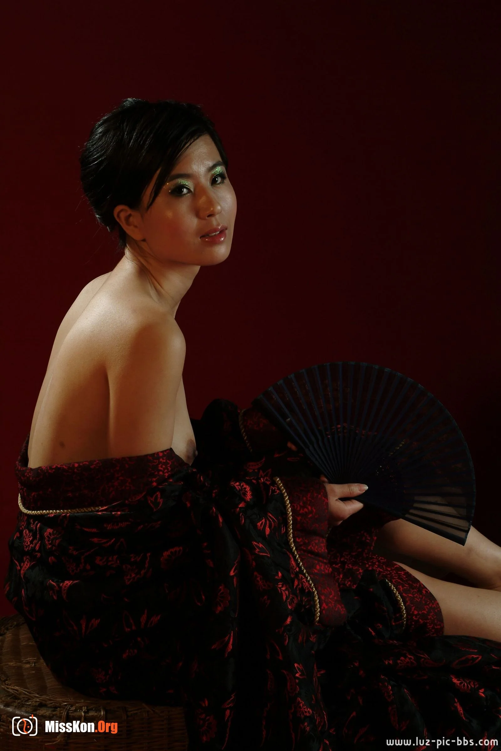 Nude photo set of Chinese model: Tian Hong (2008-02-22) - Photo 13