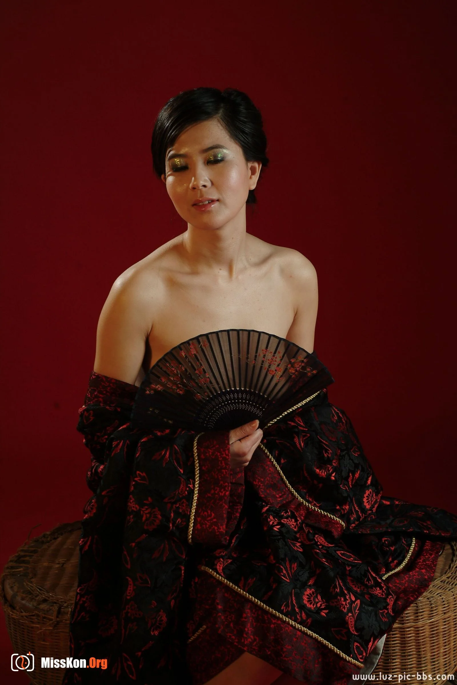 Nude photo set of Chinese model: Tian Hong (2008-02-22) - Photo 9