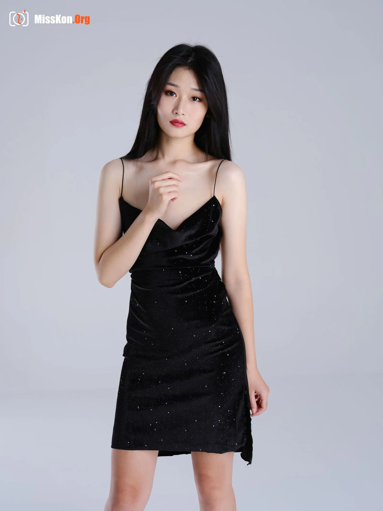 Nude photo set of Chinese model: True (2021-08-26) - Photo 11
