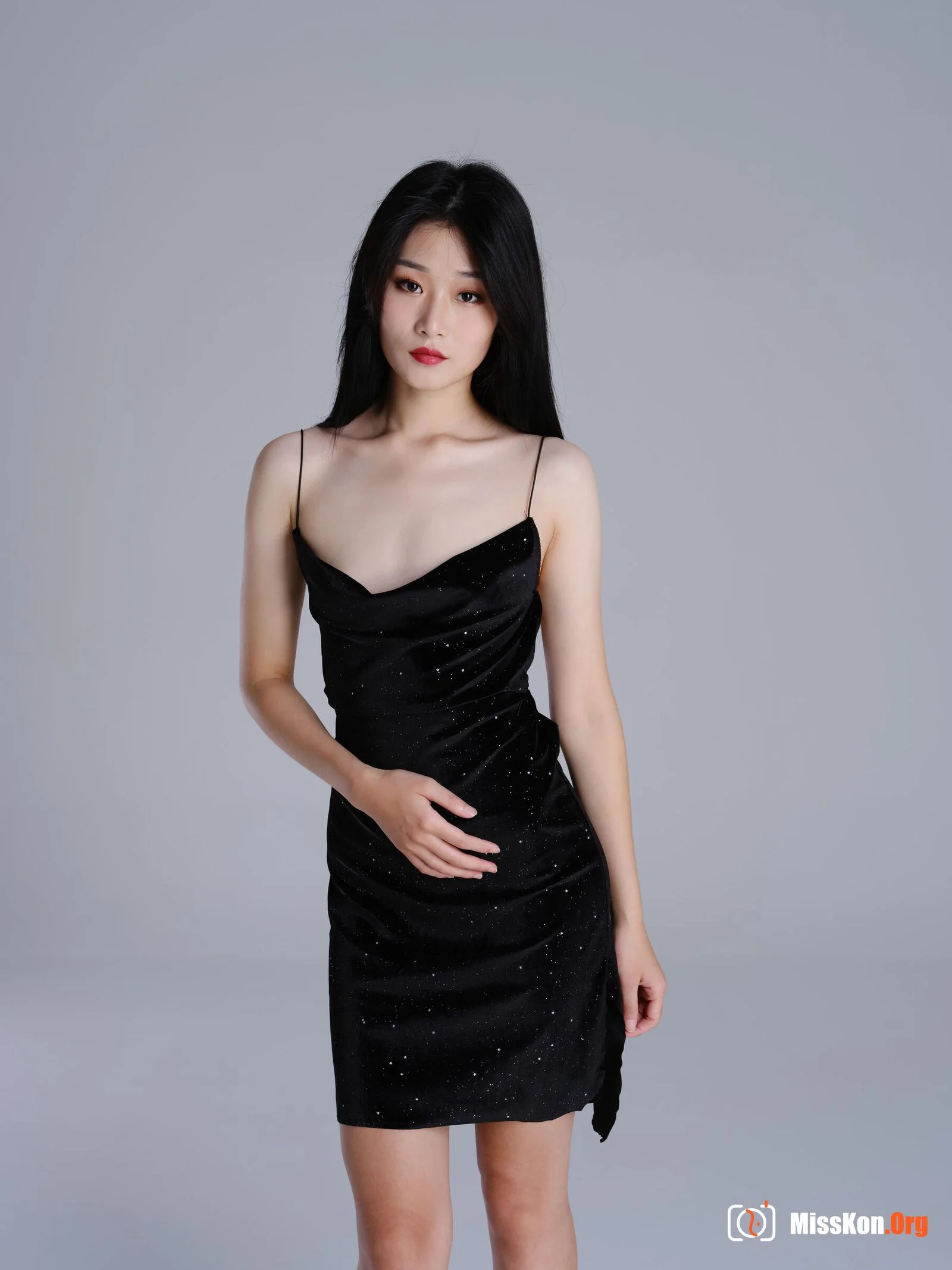 Nude photo set of Chinese model: True (2021-08-26) - Photo 2