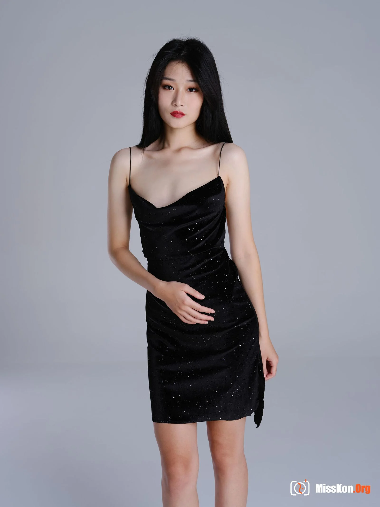 Nude photo set of Chinese model: True (2021-08-26) - Photo 4