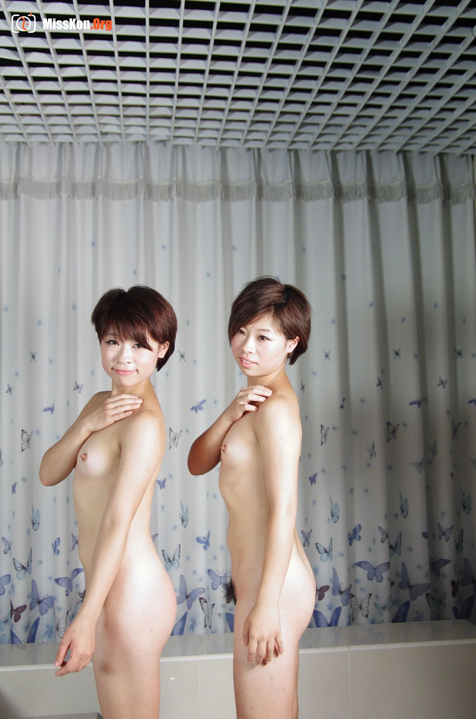 Nude photo set of Chinese model: Twin sisters (2011-10-14) - Photo 2