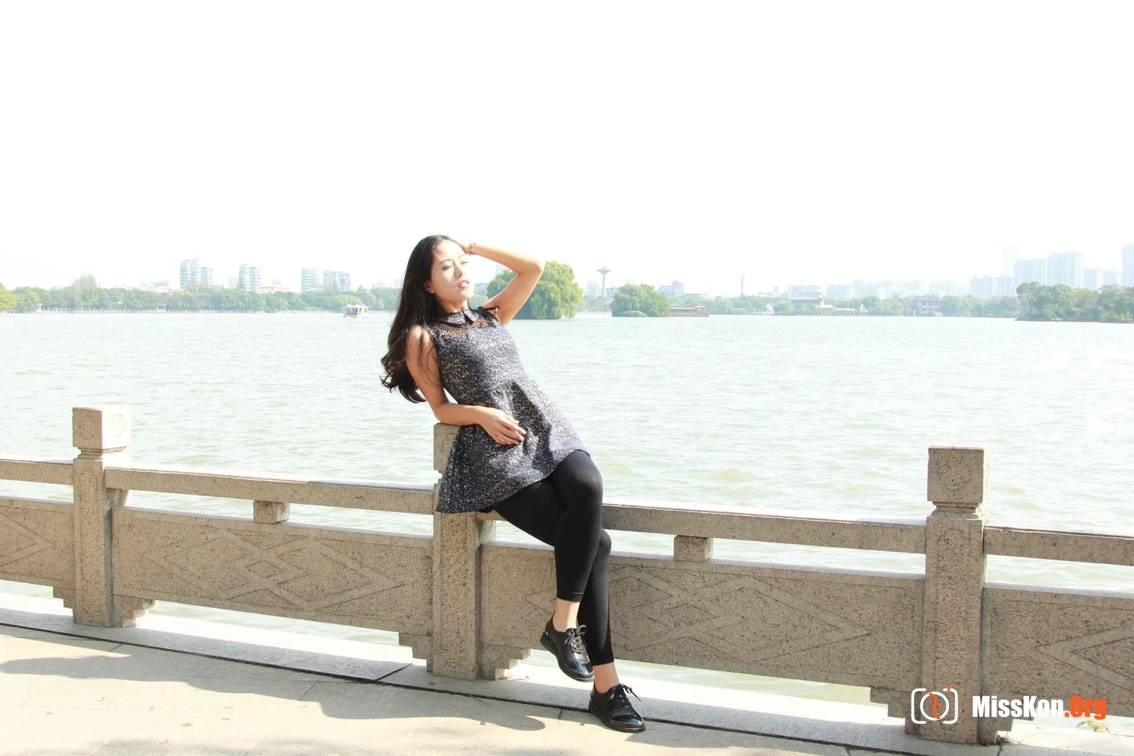 Nude photo set of Chinese model: Ulan Lan (2013-11-01) - Photo 12