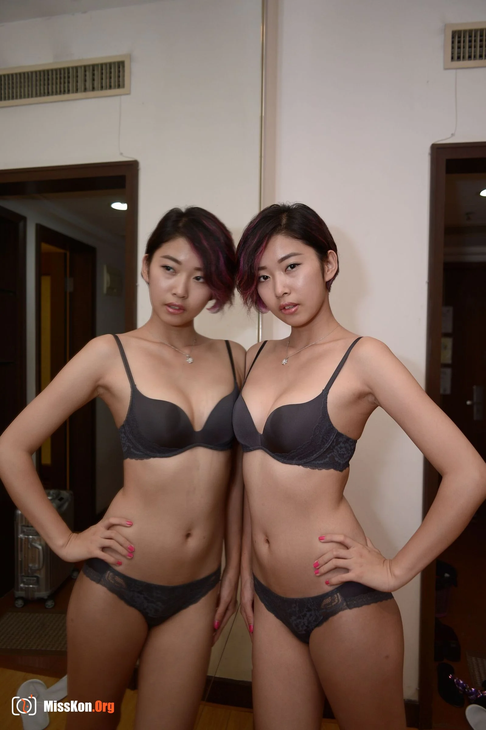 Nude photo set of Chinese model: Vivian (2016-08-07) - Photo 3