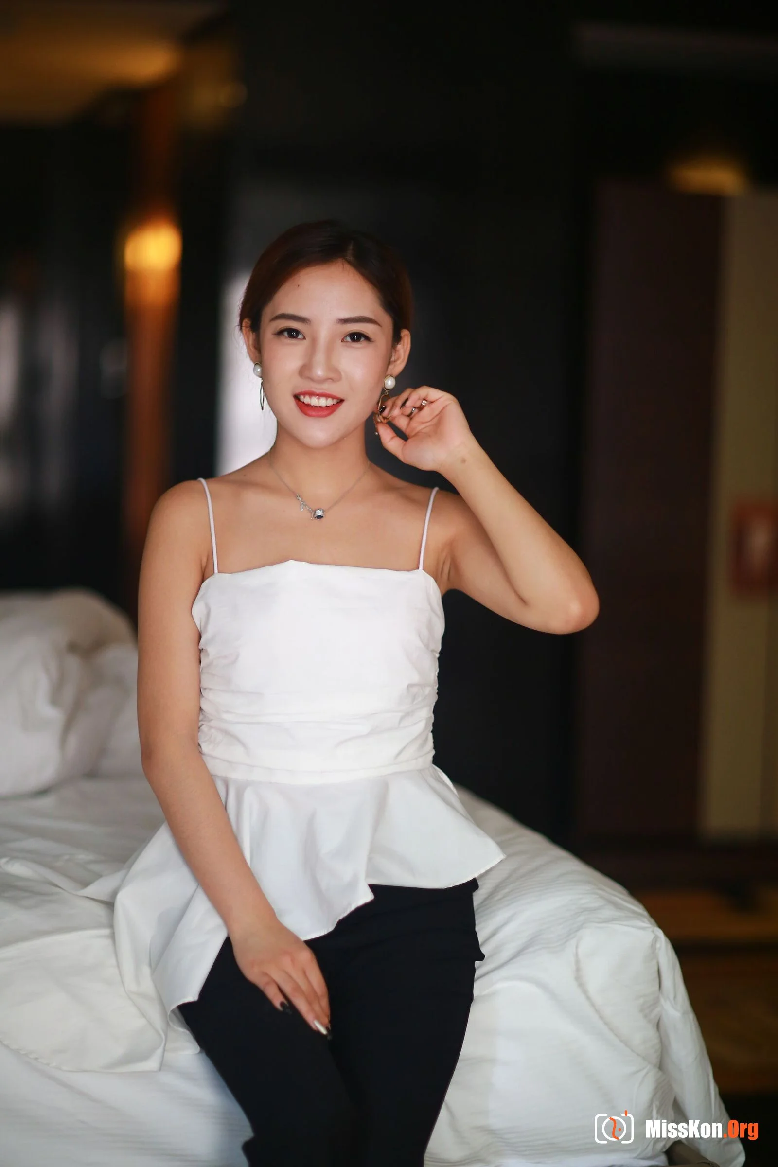 Nude photo set of Chinese model: Wang Xuan (2018-05-14) - Photo 4