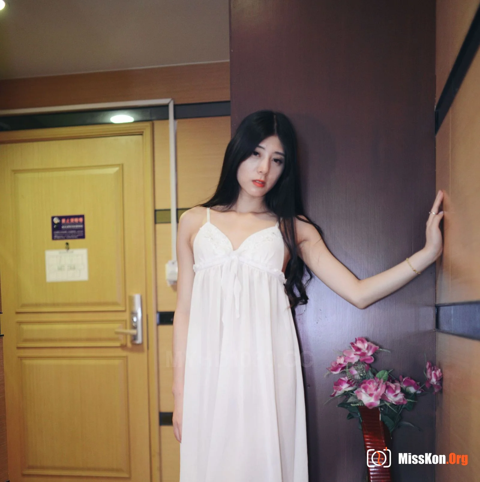 Nude photo set of Chinese model: Wu Ruo (2017-05-17) - Photo 8