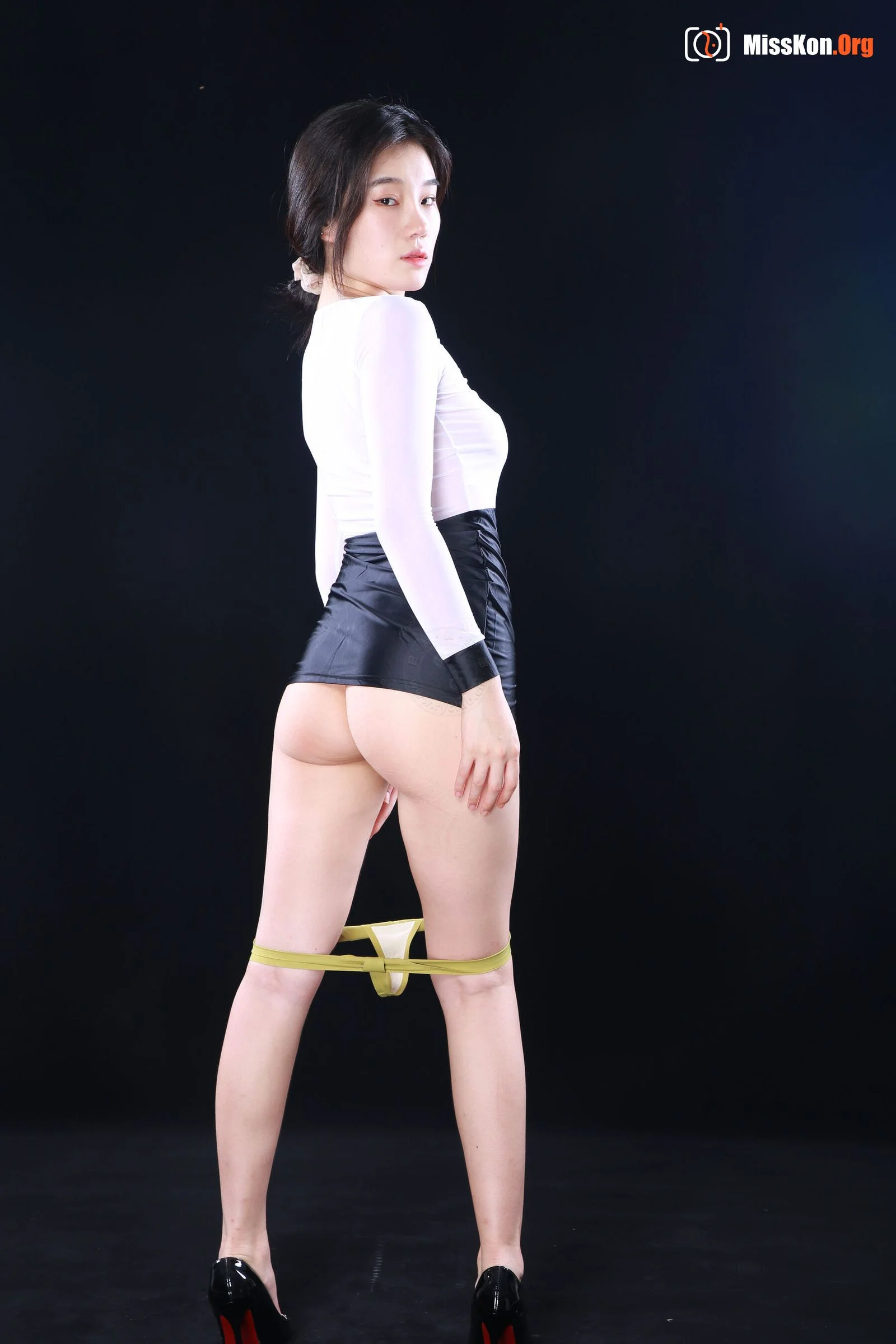 Nude photo set of Chinese model: Xiao Nian - Photo 15