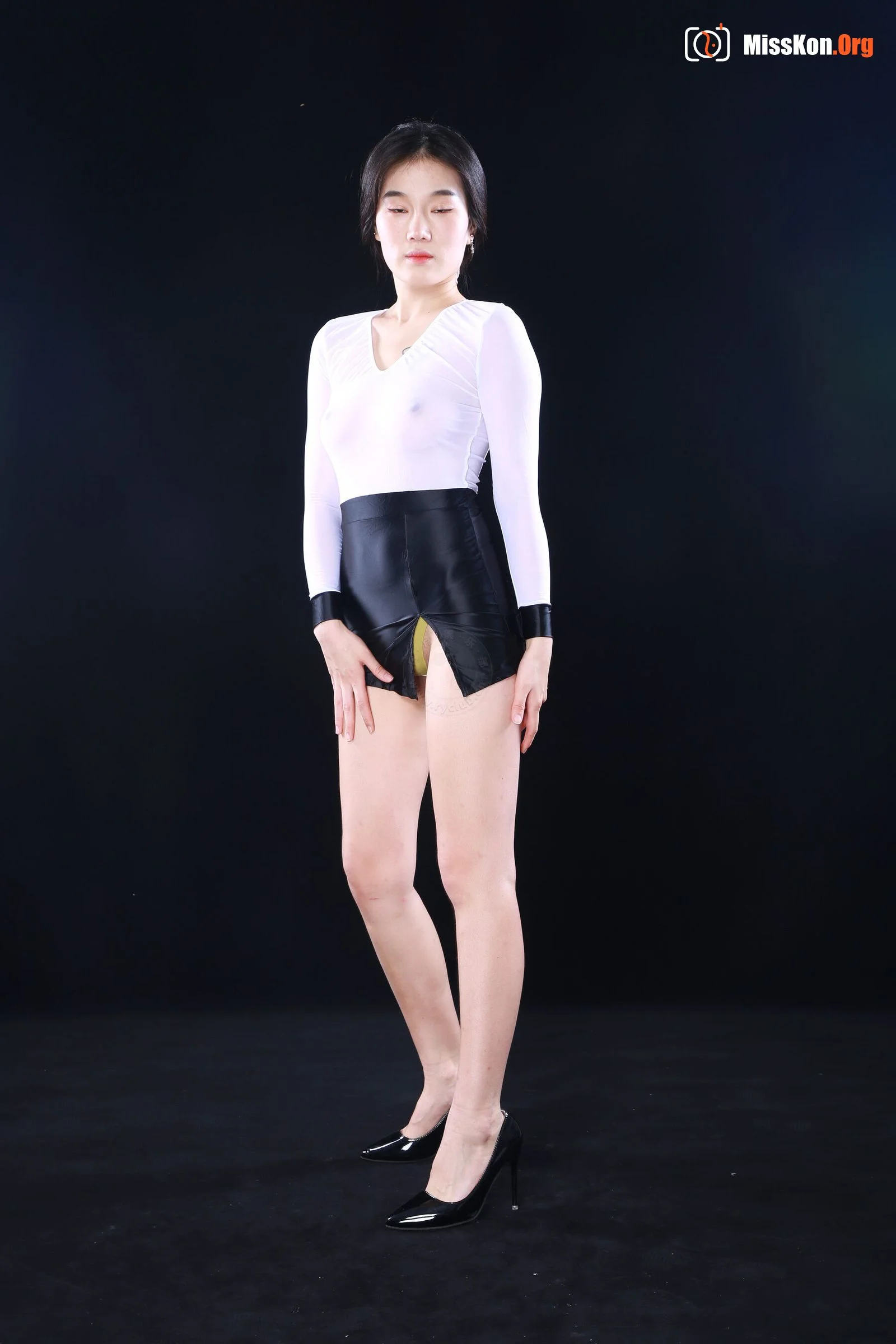 Nude photo set of Chinese model: Xiao Nian - Photo 4
