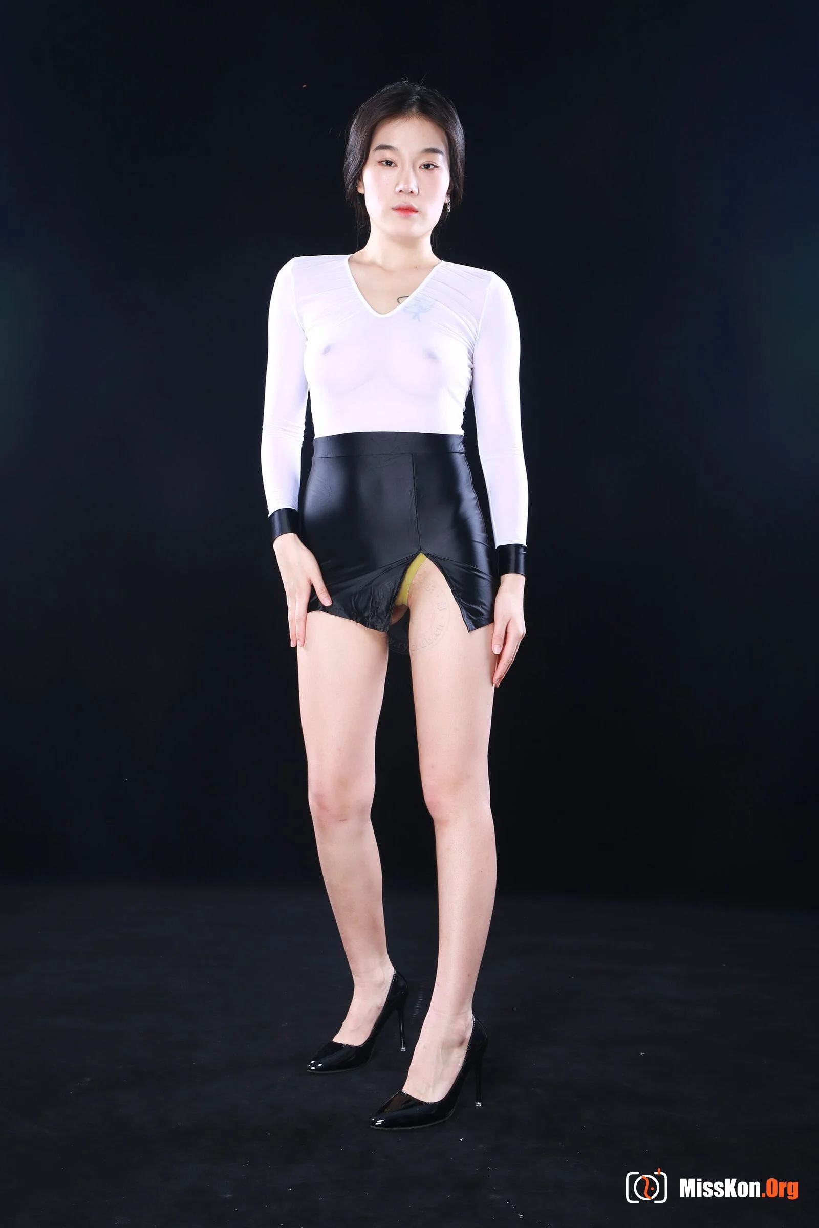 Nude photo set of Chinese model: Xiao Nian - Photo 5