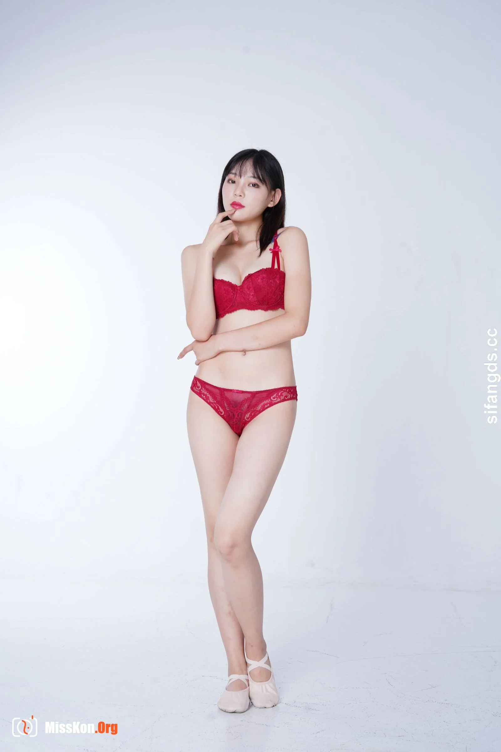 Nude photo set of Chinese model: Yang Xuexin (2022-04-18) - Photo 11