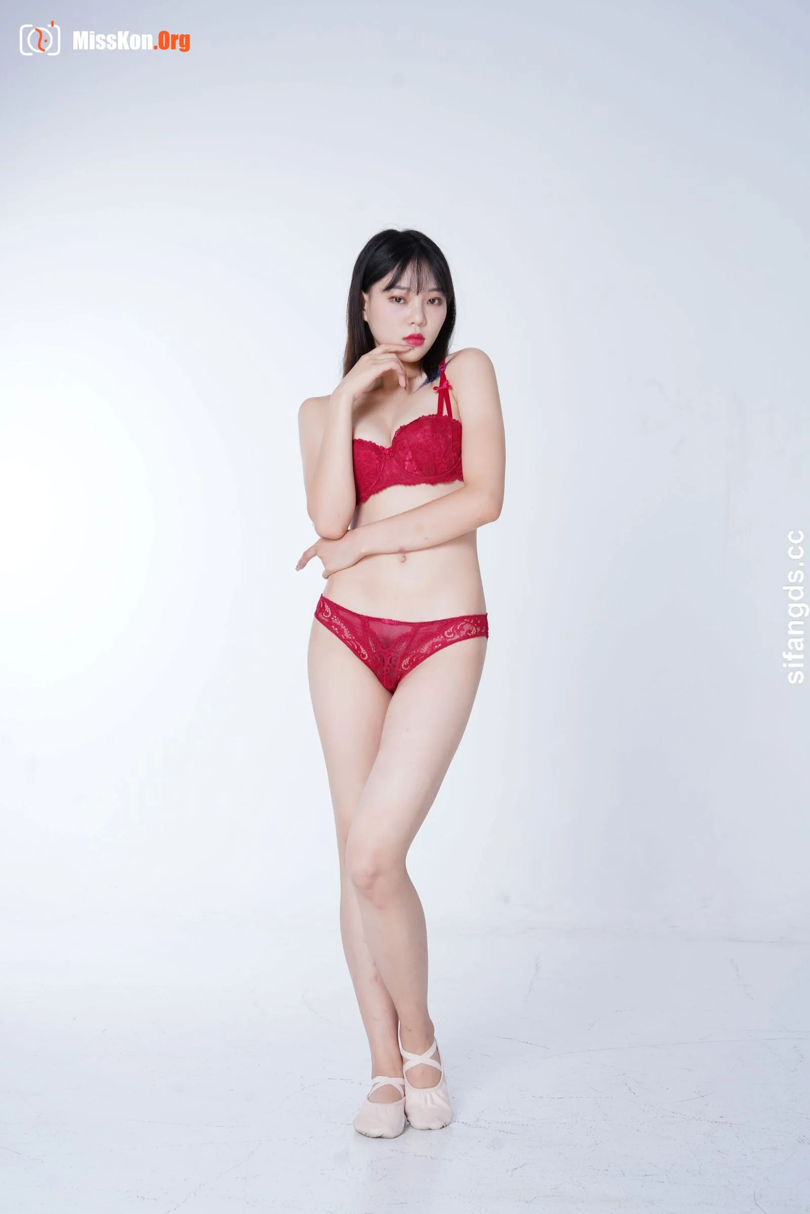 Nude photo set of Chinese model: Yang Xuexin (2022-04-18) - Photo 12