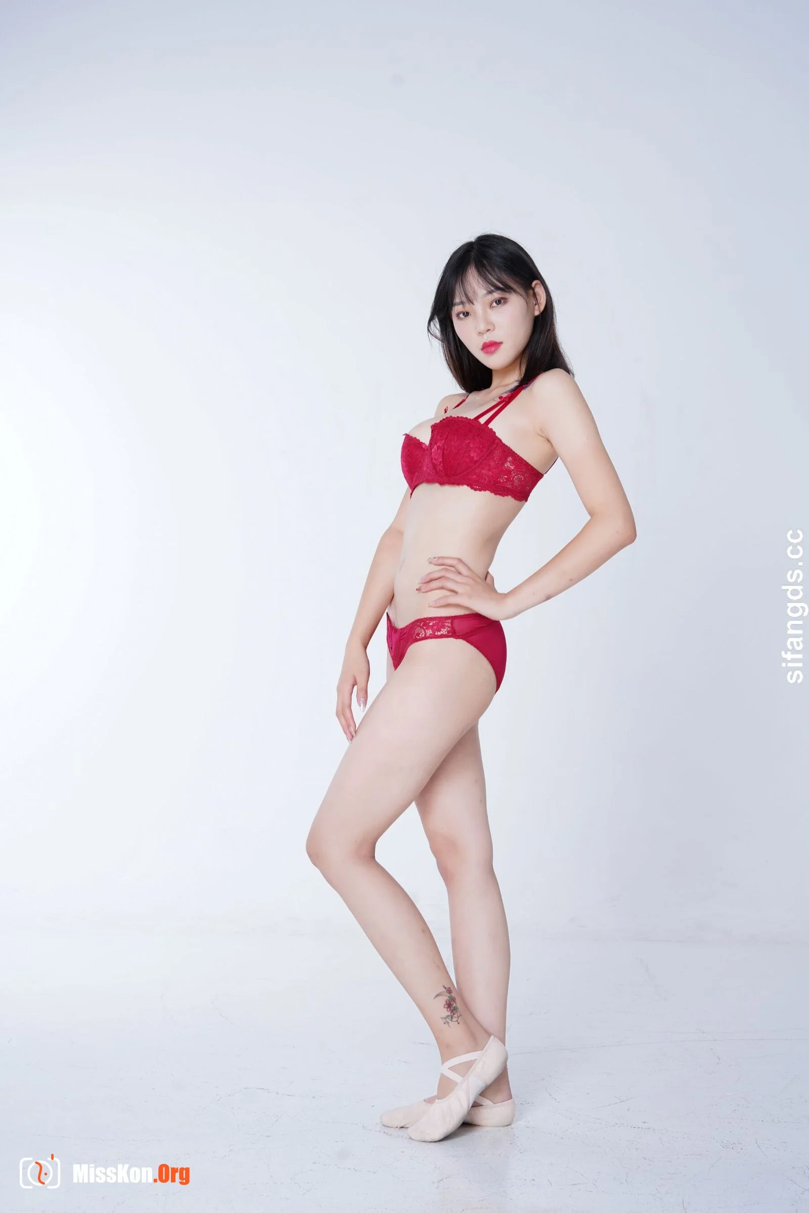 Nude photo set of Chinese model: Yang Xuexin (2022-04-18) - Photo 17