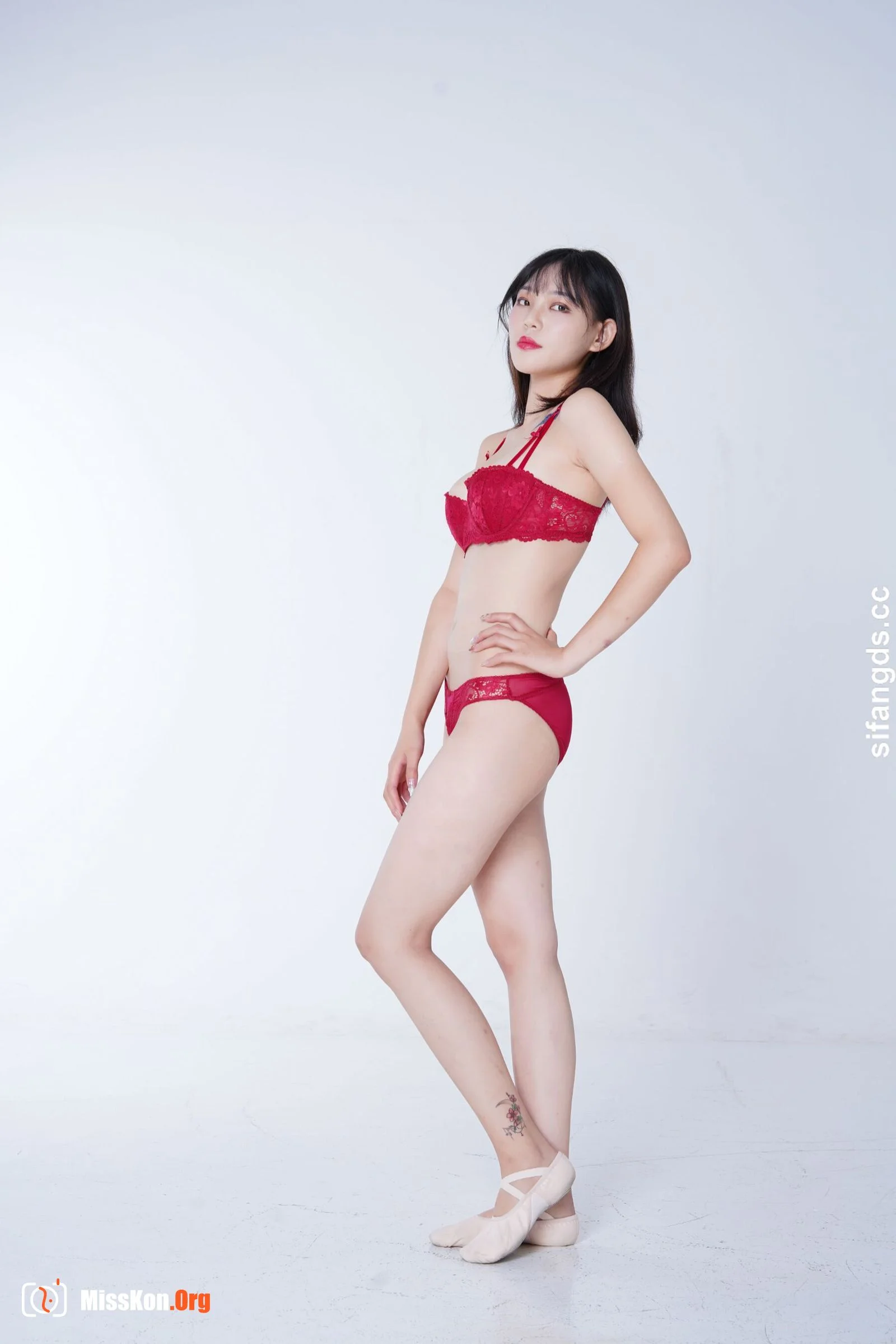 Nude photo set of Chinese model: Yang Xuexin (2022-04-18) - Photo 18