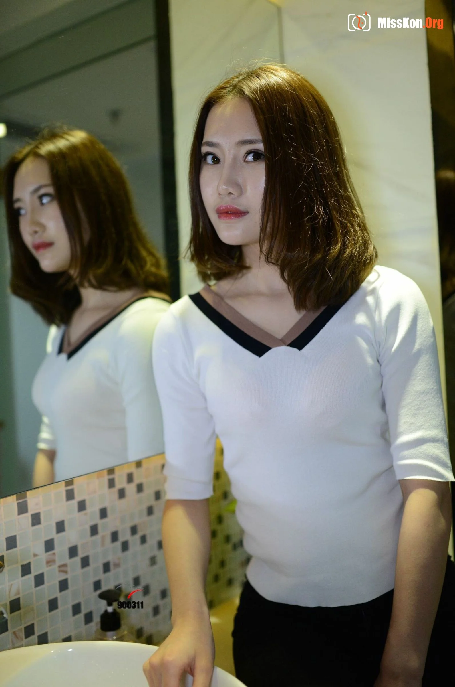 Nude photo set of Chinese model: Yang Yang (2017-10-25) - Photo 9