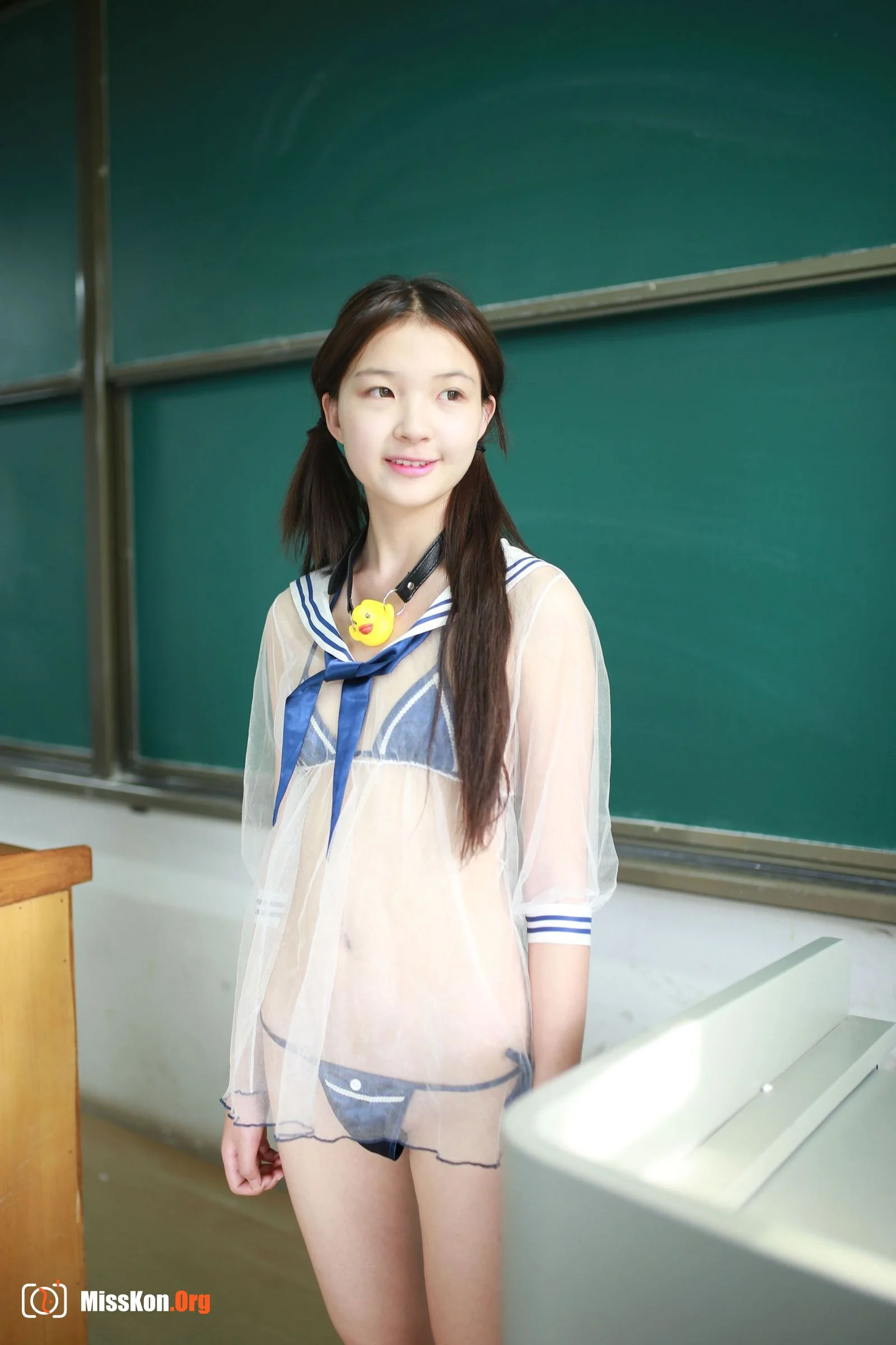 Nude photo set of Chinese model: Youth cute - Photo 19