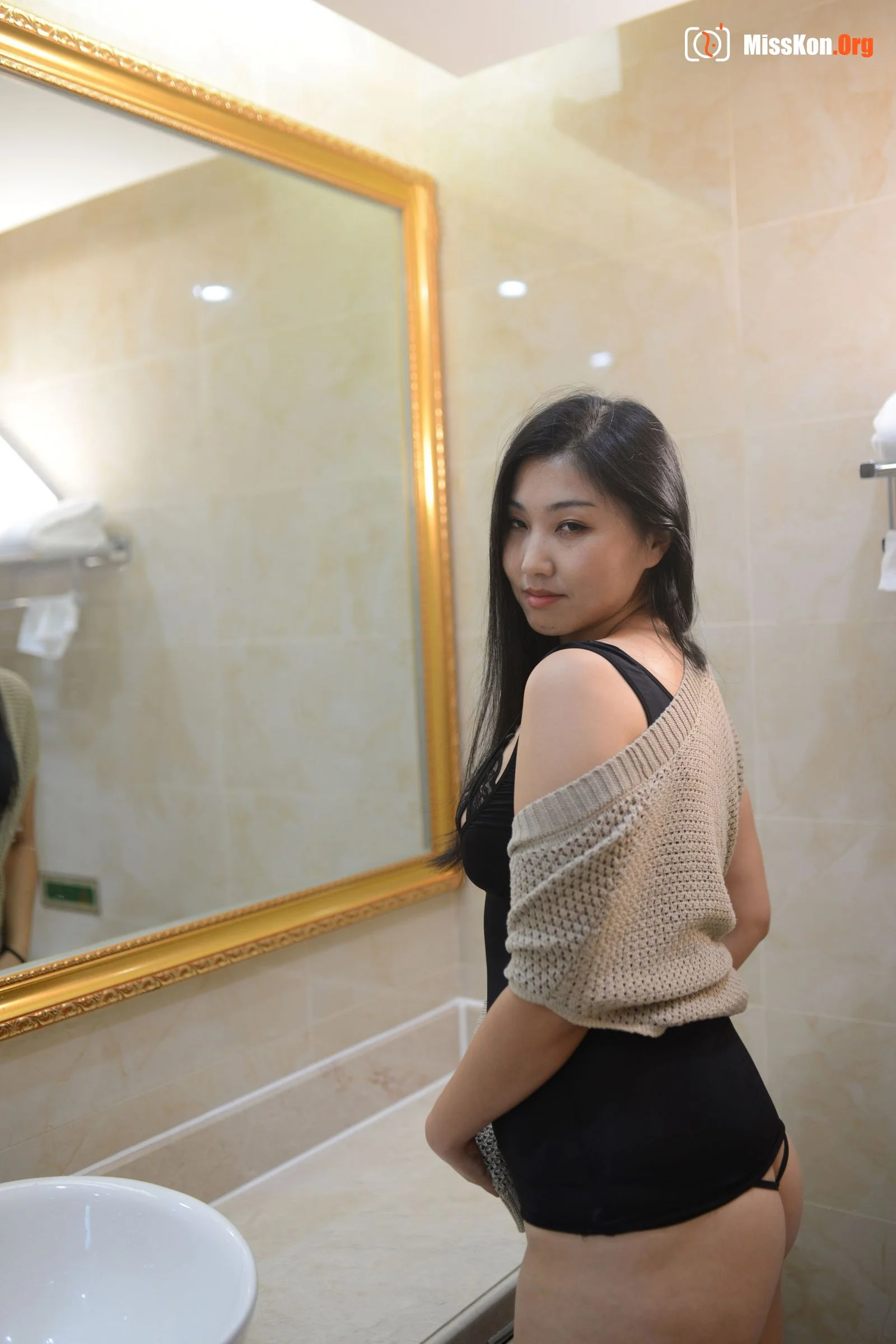 Nude photo set of Chinese model: YoYo (2018-10-14) - Photo 2