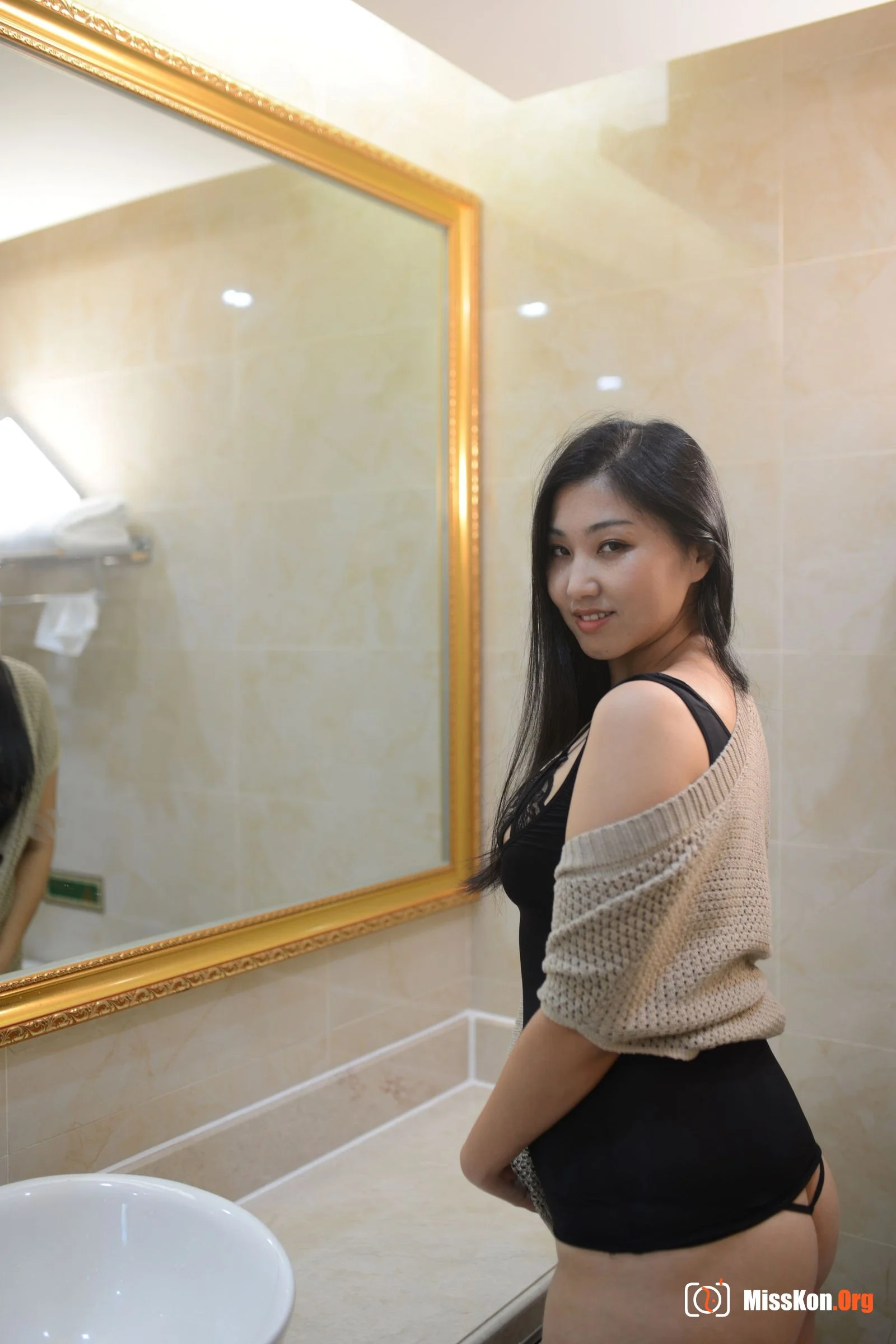 Nude photo set of Chinese model: YoYo (2018-10-14) - Photo 7