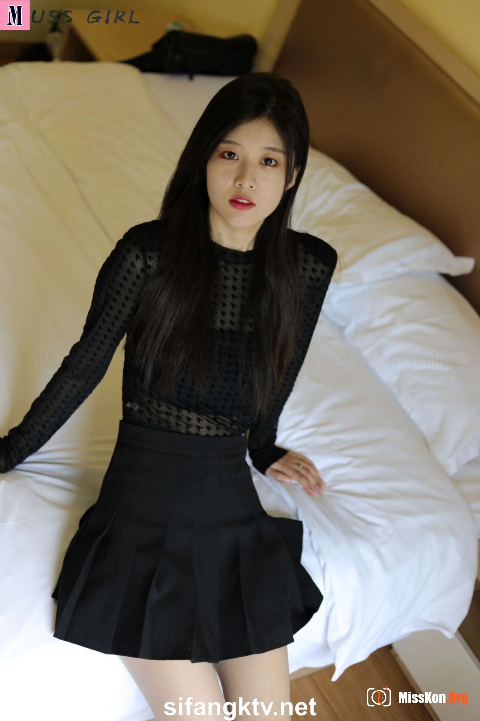 Nude photo set of Chinese model: Yuanyuan (2022-10-15) - Photo 4
