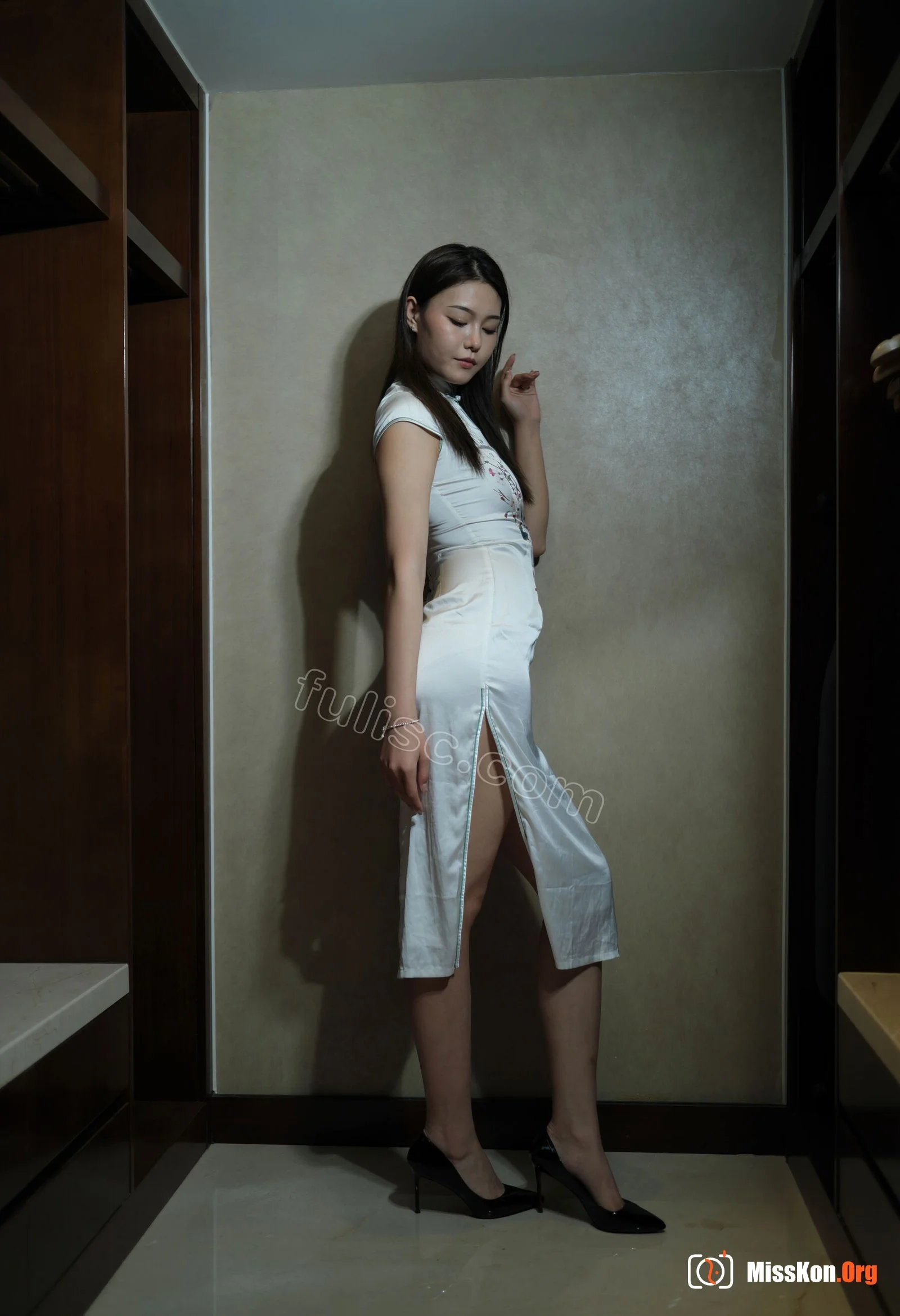 Nude photo set of Chinese model: Zhang Xinyao - Photo 6