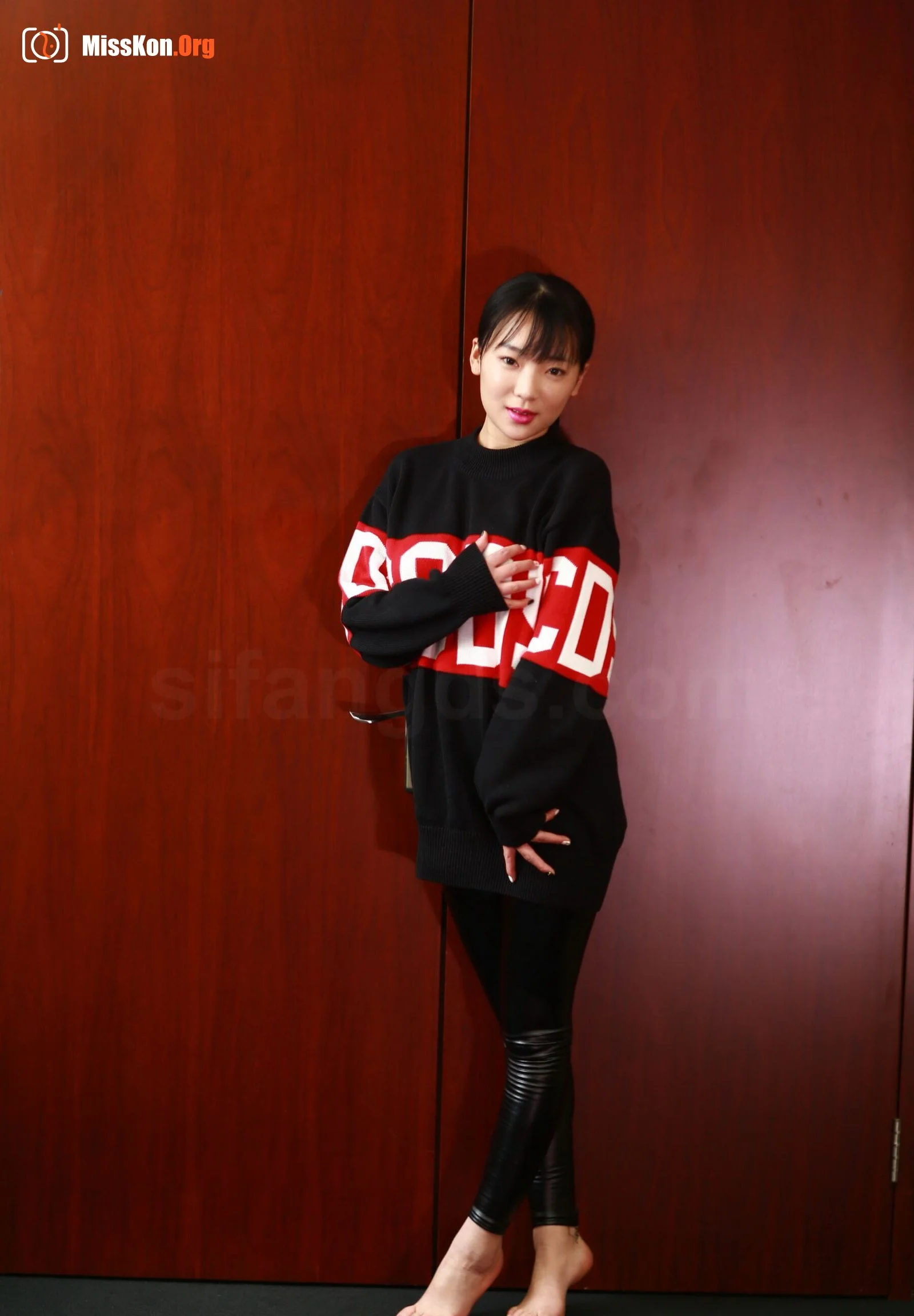 Nude photo set of Chinese model: Zhang Xuexin (2016-11-09) - Photo 2