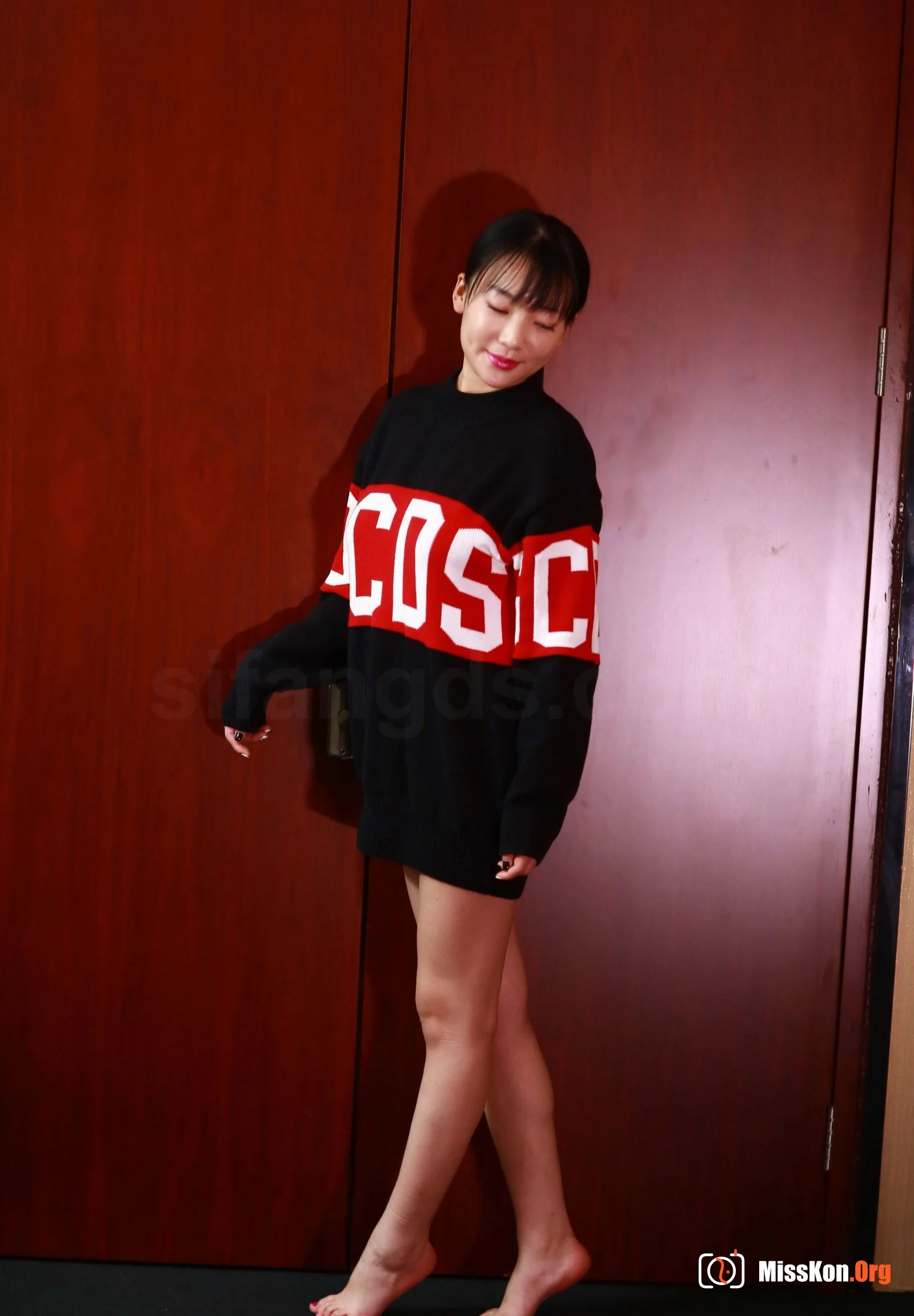 Nude photo set of Chinese model: Zhang Xuexin (2016-11-09) - Photo 9