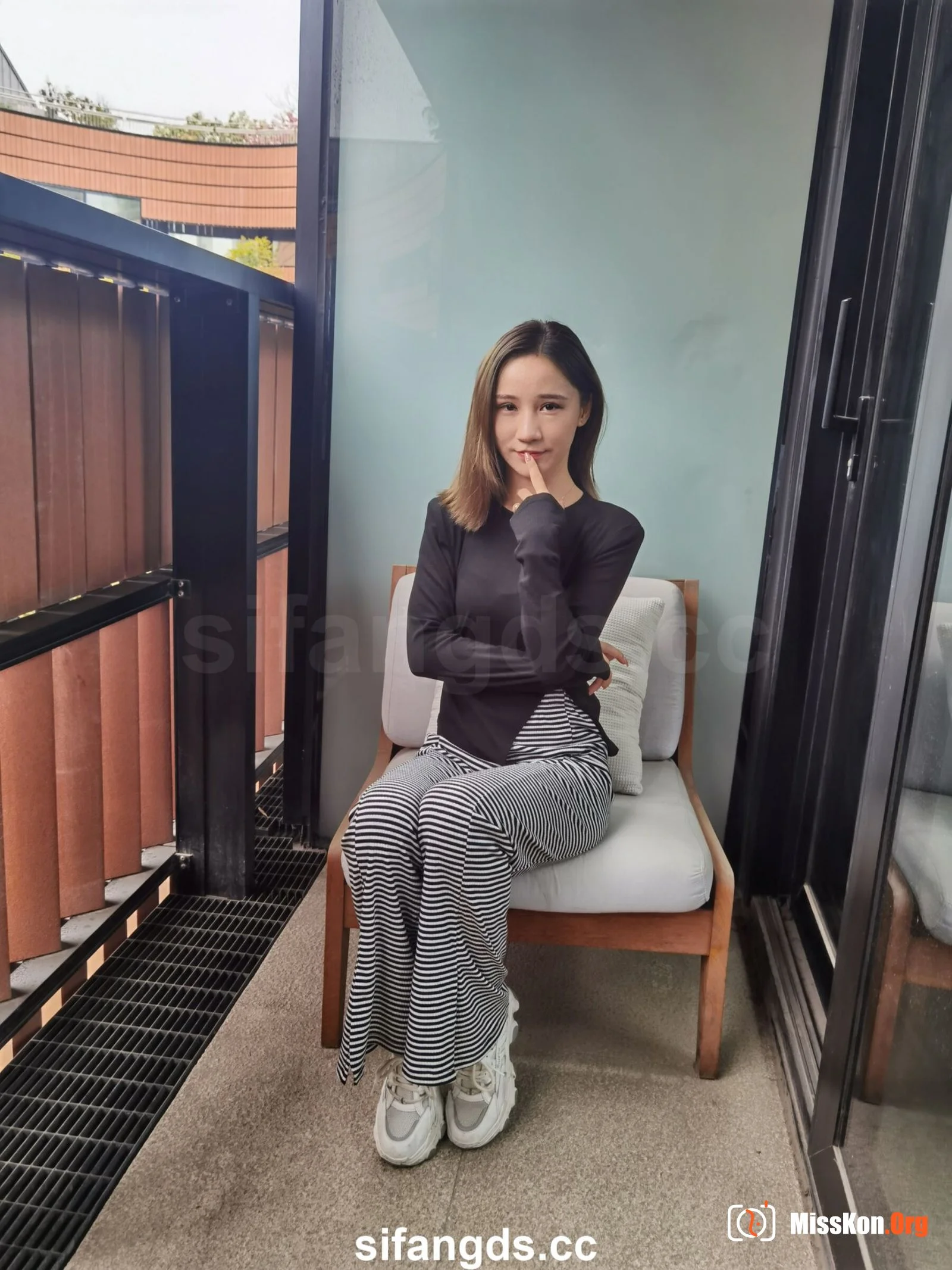 Nude photo set of Chinese model: Zi Yi (2021-03-31) - Photo 19