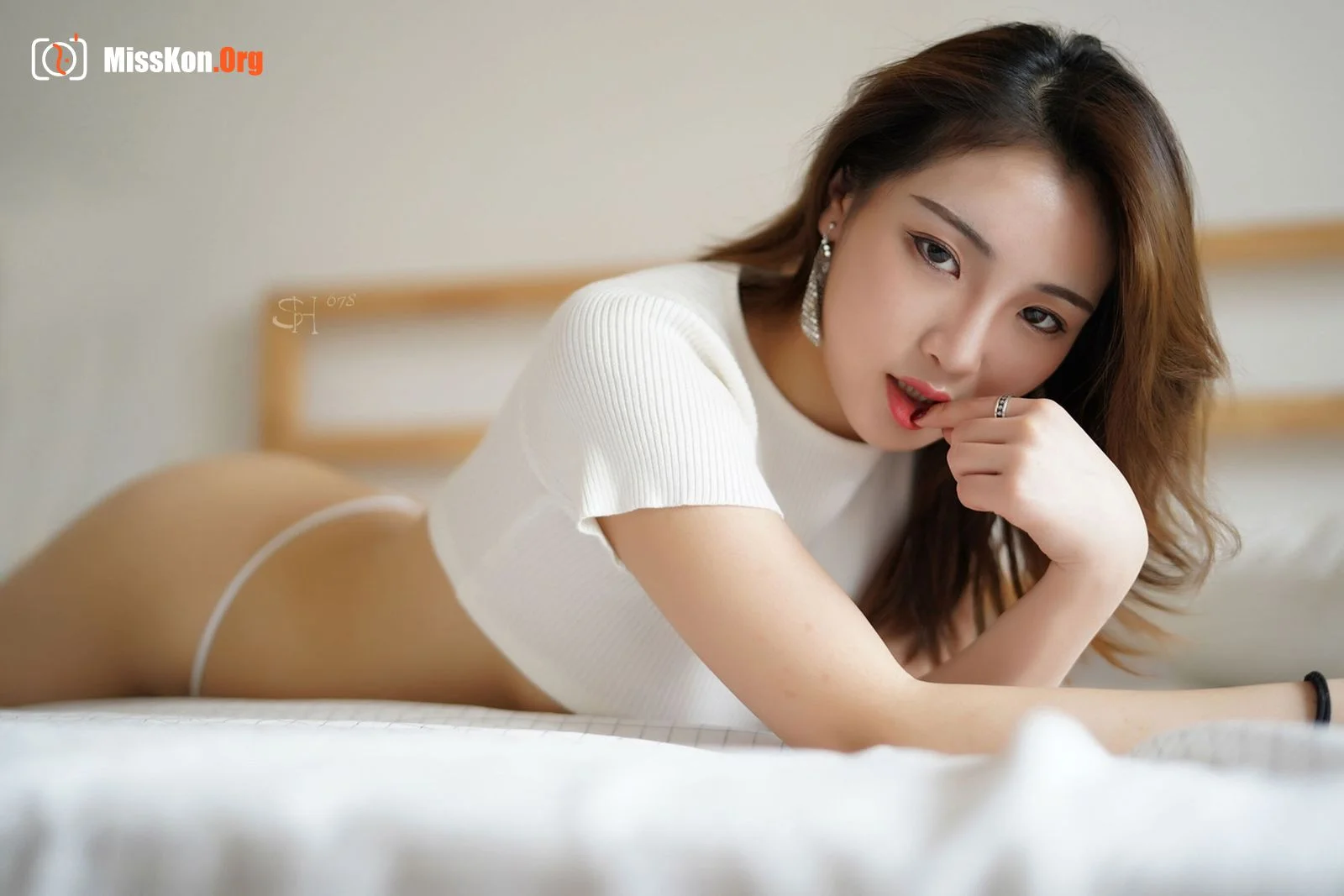 Nude photo set of Hongkong model: Siu Fann - Photo 8