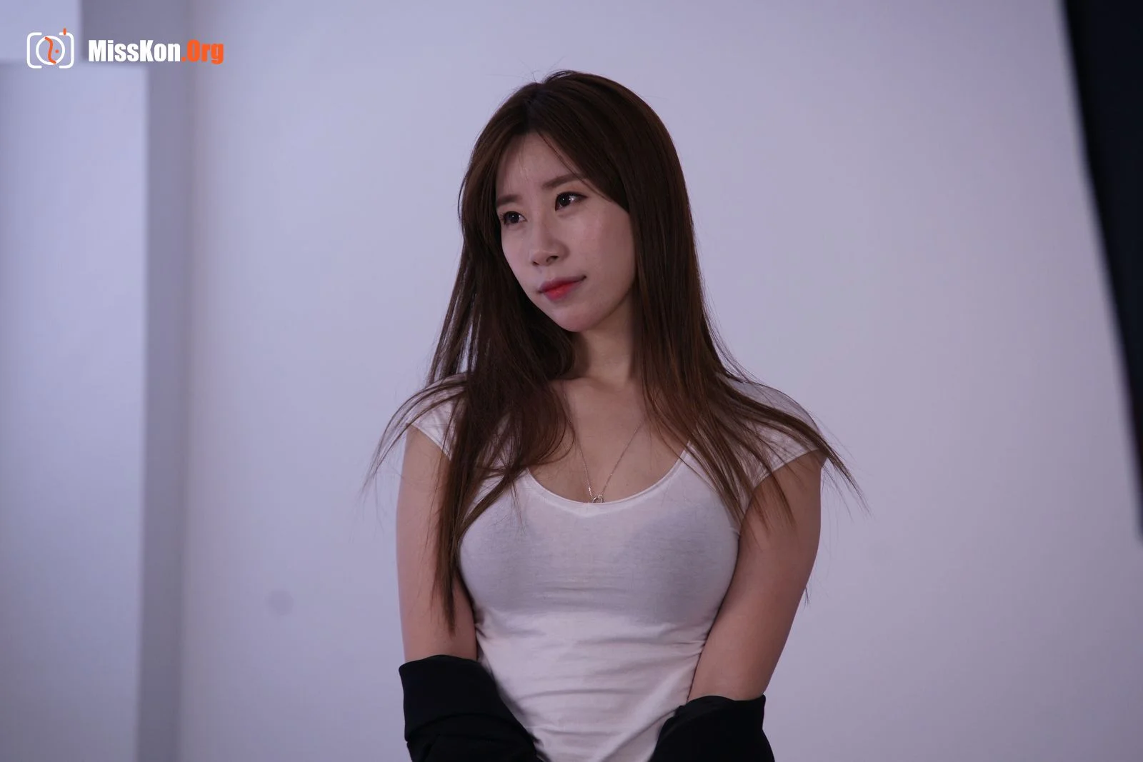 Nude photo set of Korean model: - Photo 13