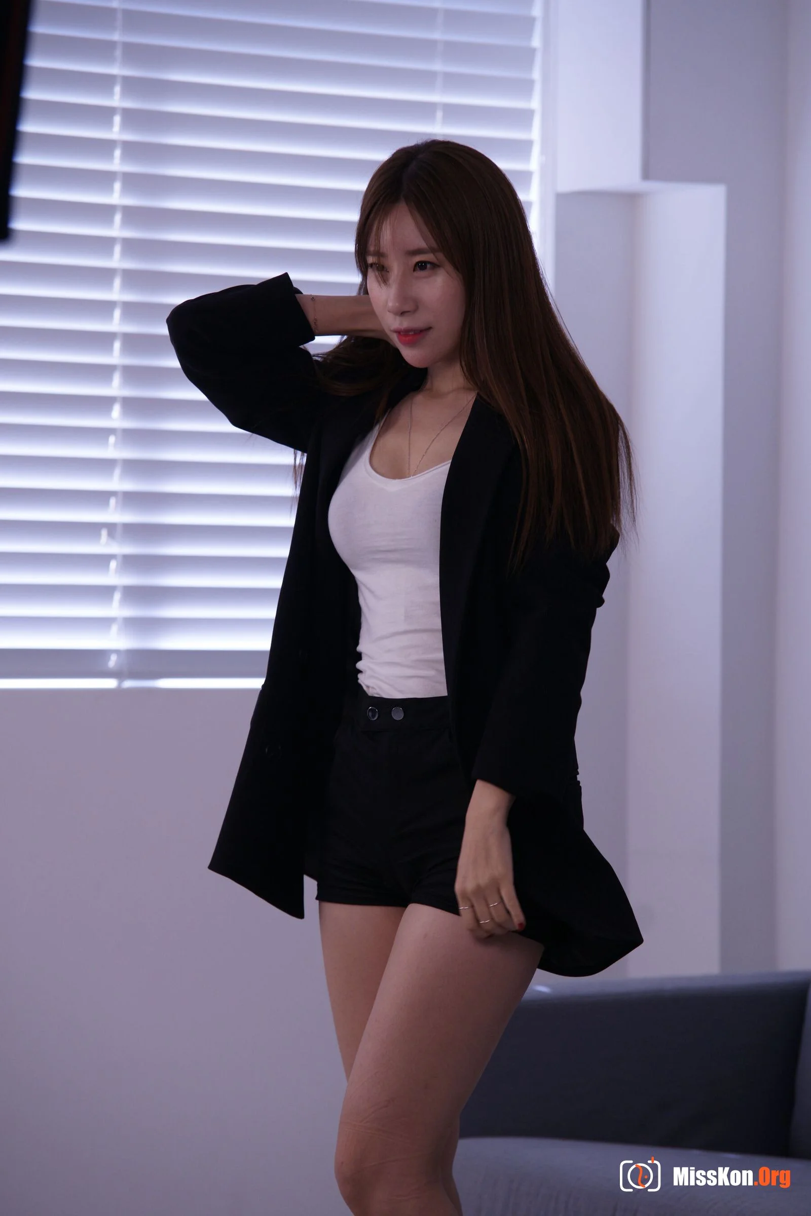 Nude photo set of Korean model: - Photo 2