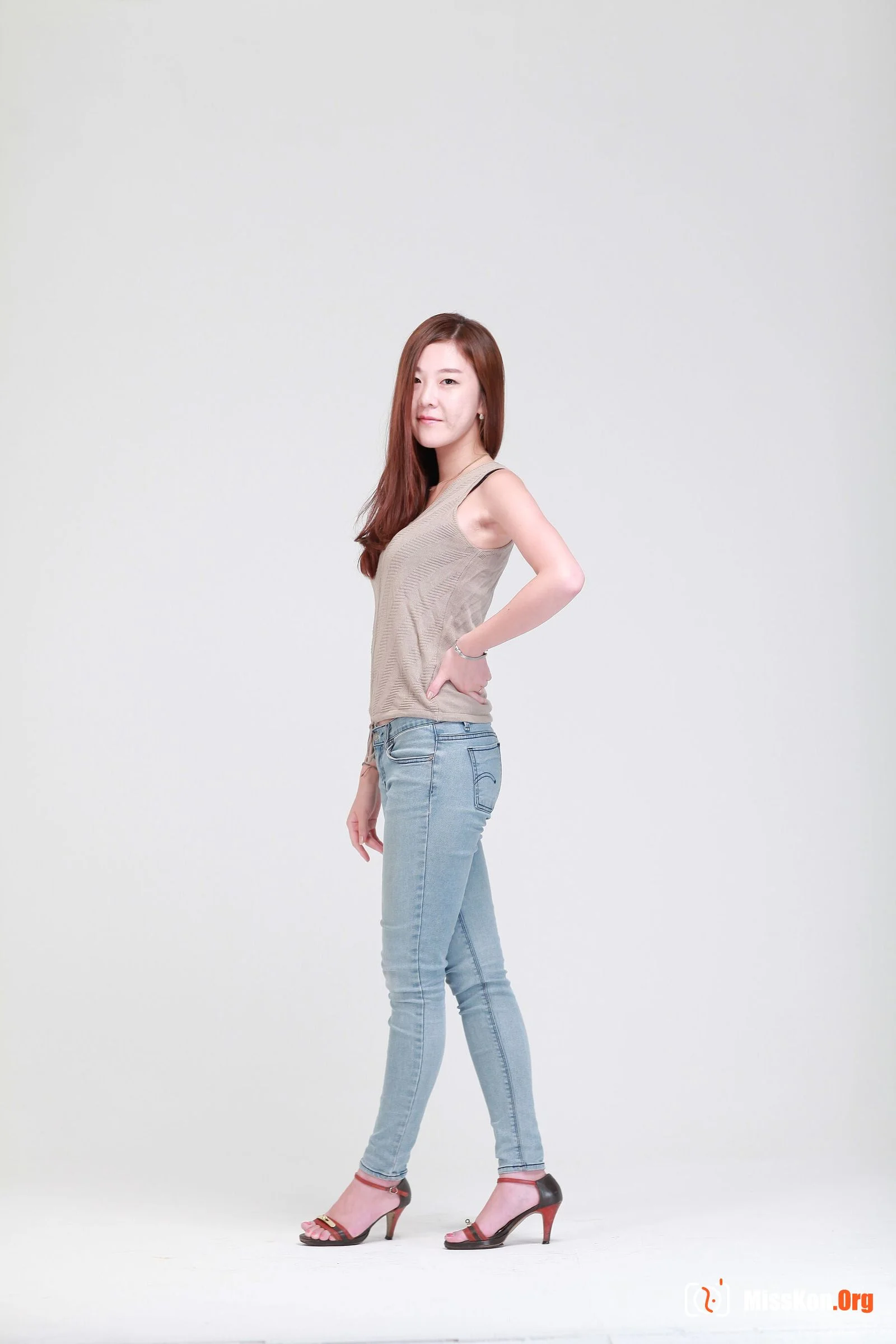 Nude photo set of Korean model: Nora (나라) - Photo 12