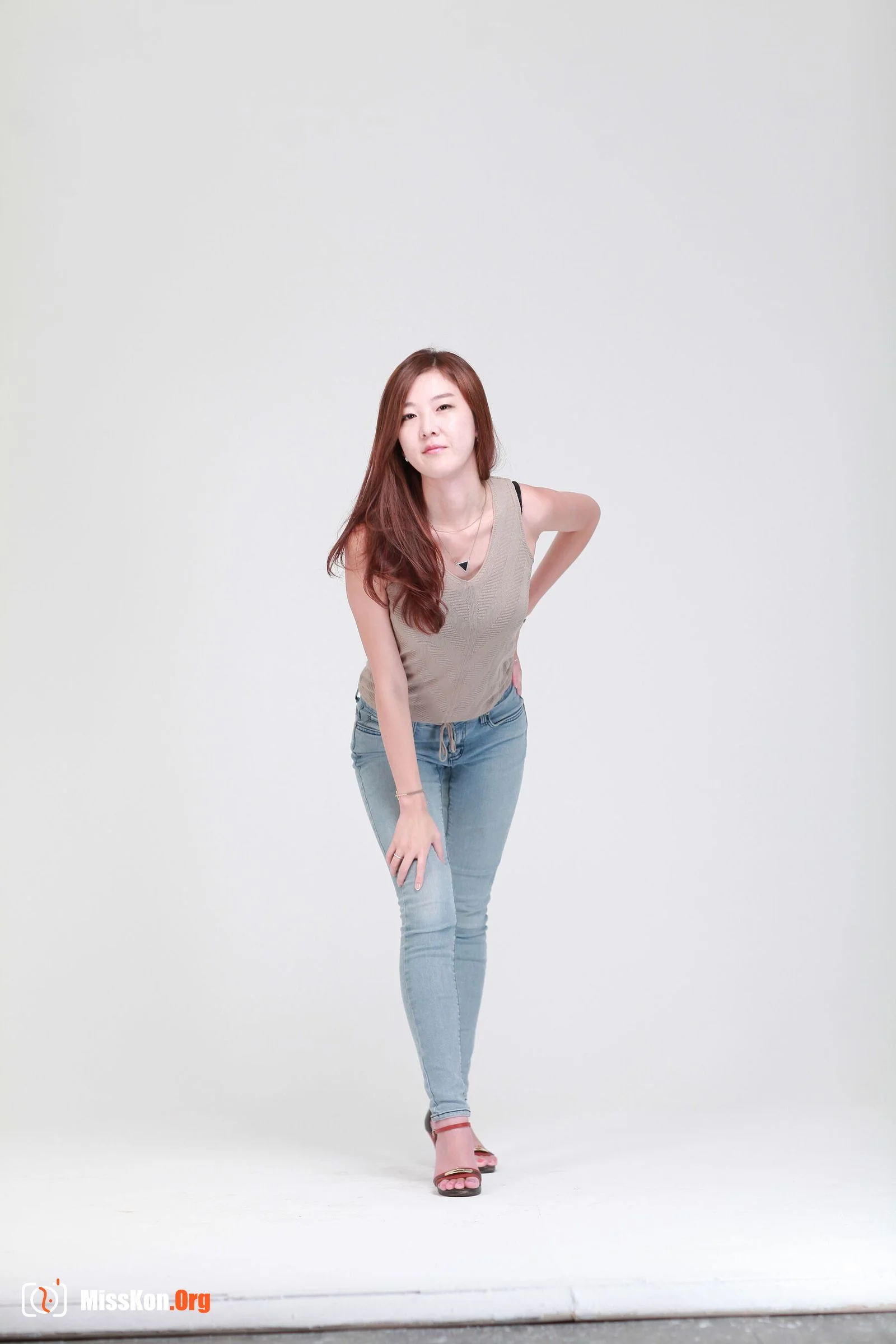 Nude photo set of Korean model: Nora (나라) - Photo 16