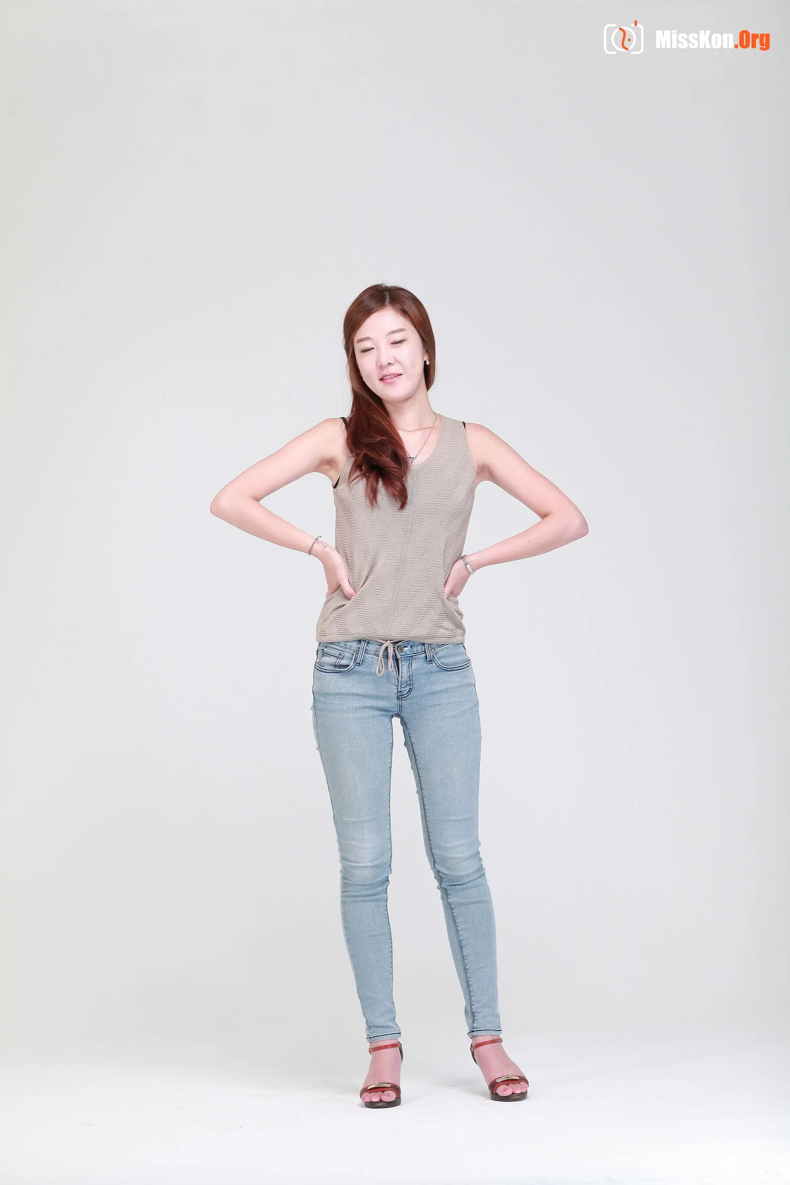 Nude photo set of Korean model: Nora (나라) - Photo 17