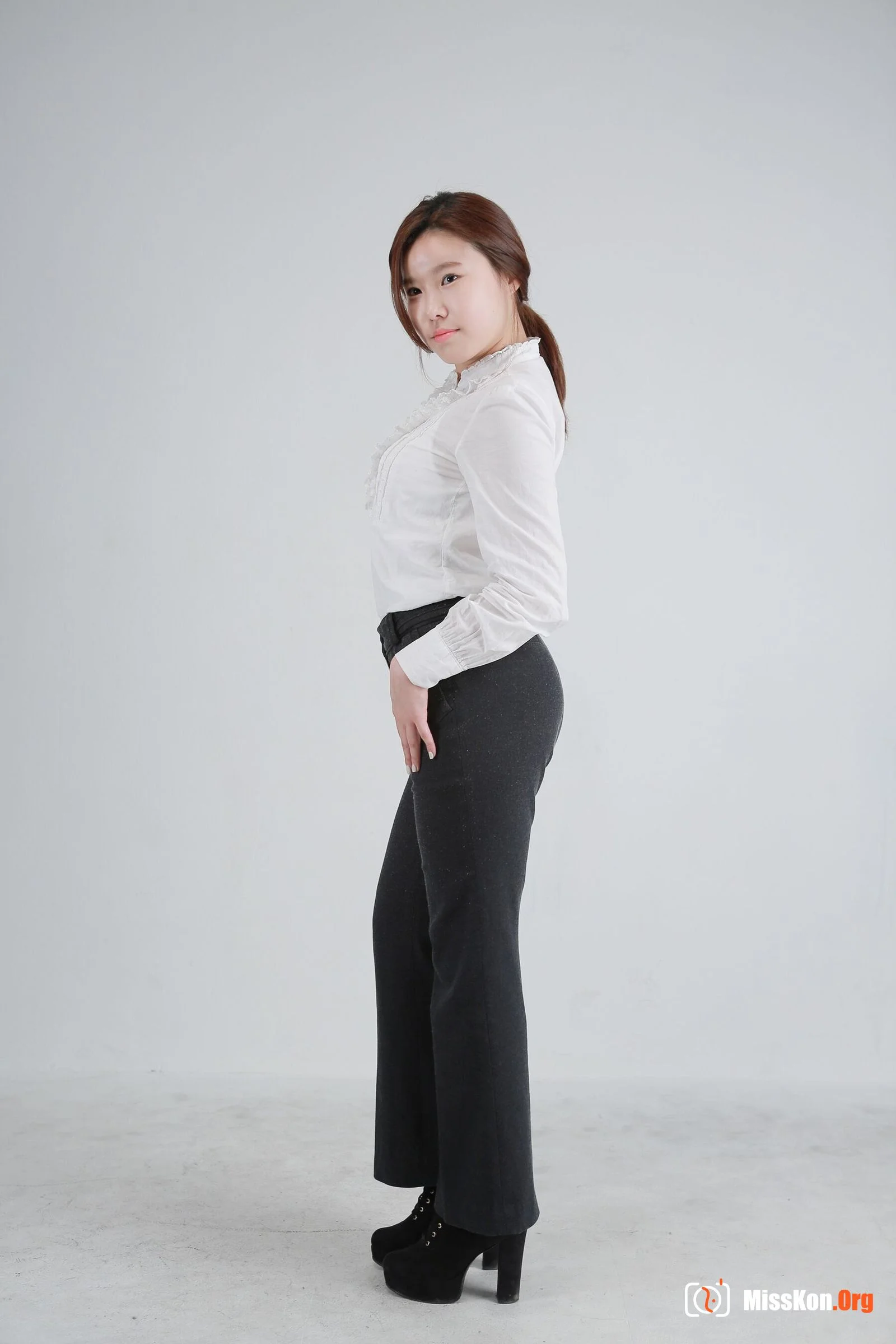 Nude photo set of Korean model: 艺珍 (Yejin) (2015-01-07) - Photo 10