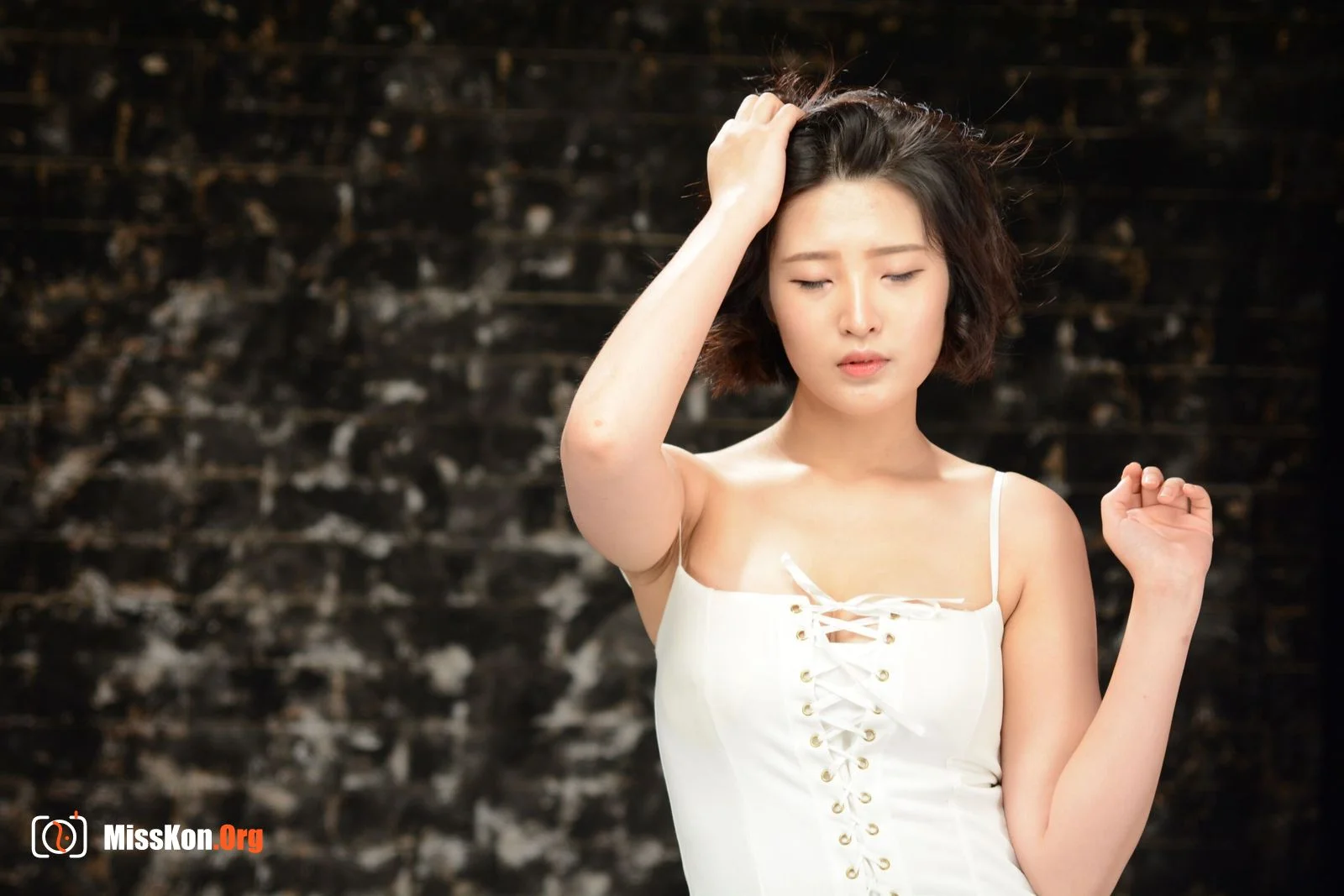 Nude photo set of Korean model: Yuna - Photo 15