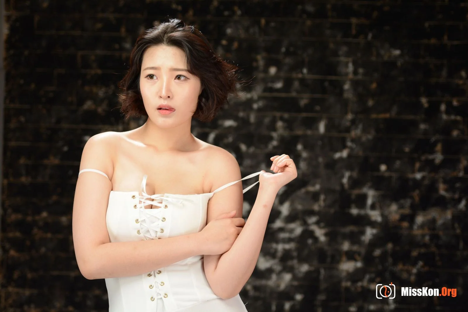 Nude photo set of Korean model: Yuna - Photo 18