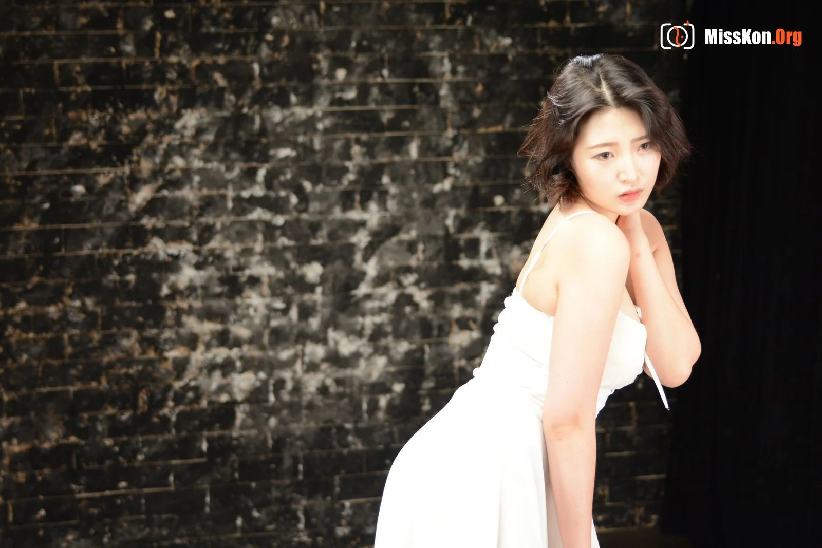 Nude photo set of Korean model: Yuna - Photo 4